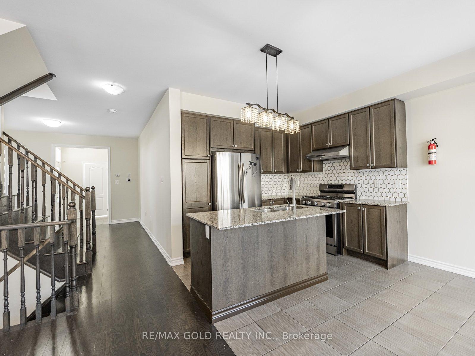 Photo 10 of 64 Faders Drive, Brampton, Northwest Brampton — HOMEH