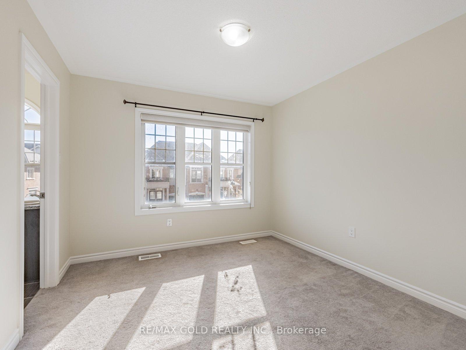Photo 18 of 64 Faders Drive, Brampton, Northwest Brampton — HOMEH