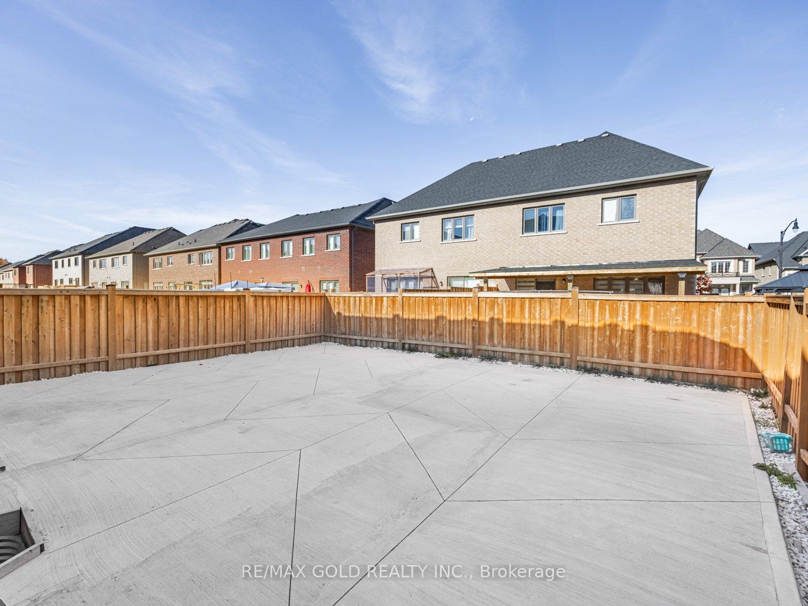 Photo 23 of 64 Faders Drive, Brampton, Northwest Brampton — HOMEH