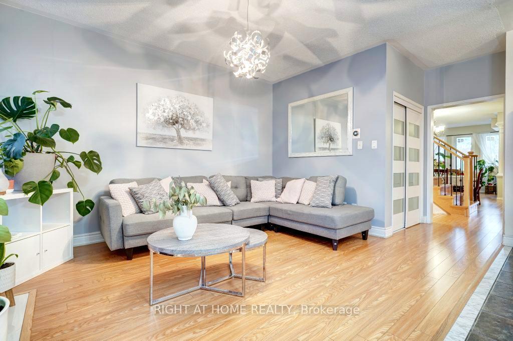 Photo 3 of 111 Wildberry Crescent, Vaughan, Vellore Village — HOMEH