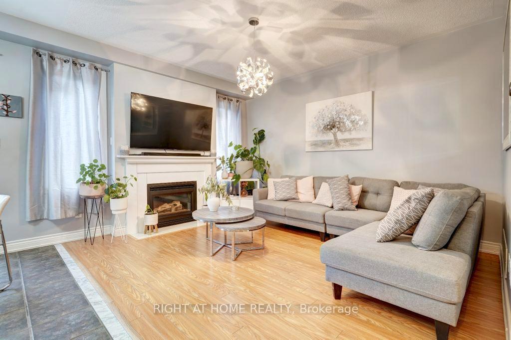Photo 4 of 111 Wildberry Crescent, Vaughan, Vellore Village — HOMEH