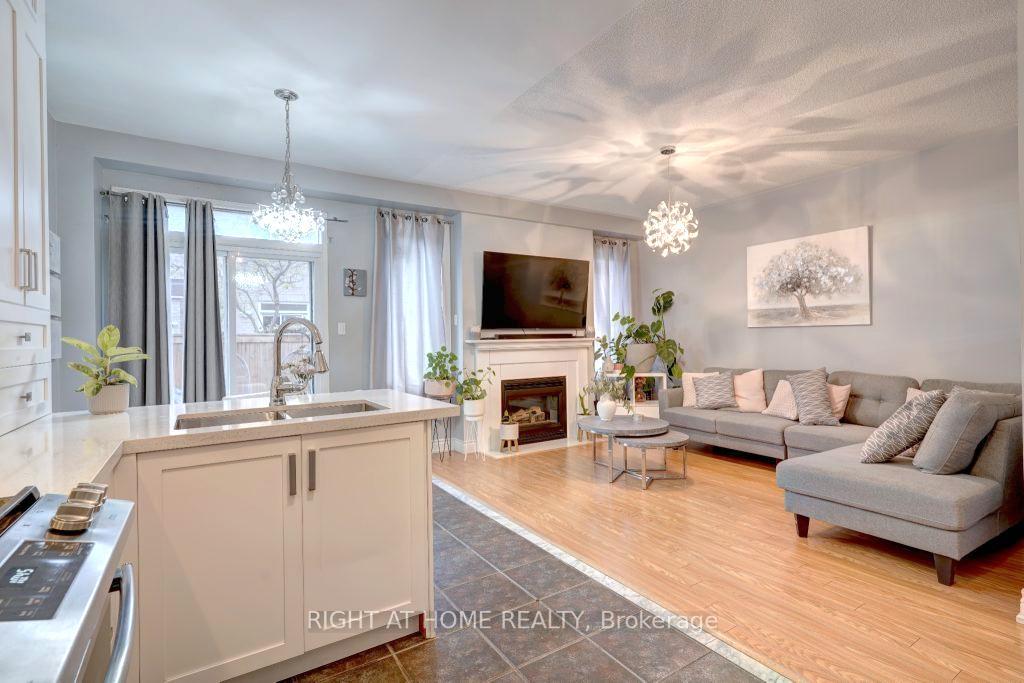 Photo 5 of 111 Wildberry Crescent, Vaughan, Vellore Village — HOMEH