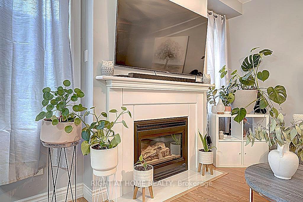 Photo 6 of 111 Wildberry Crescent, Vaughan, Vellore Village — HOMEH