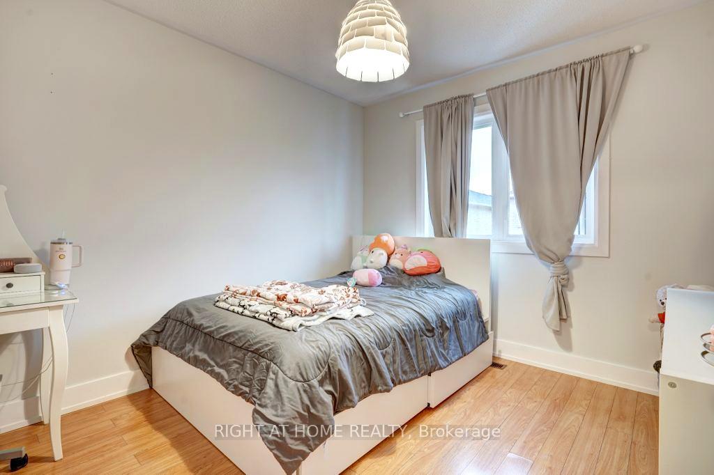 Photo 19 of 111 Wildberry Crescent, Vaughan, Vellore Village — HOMEH