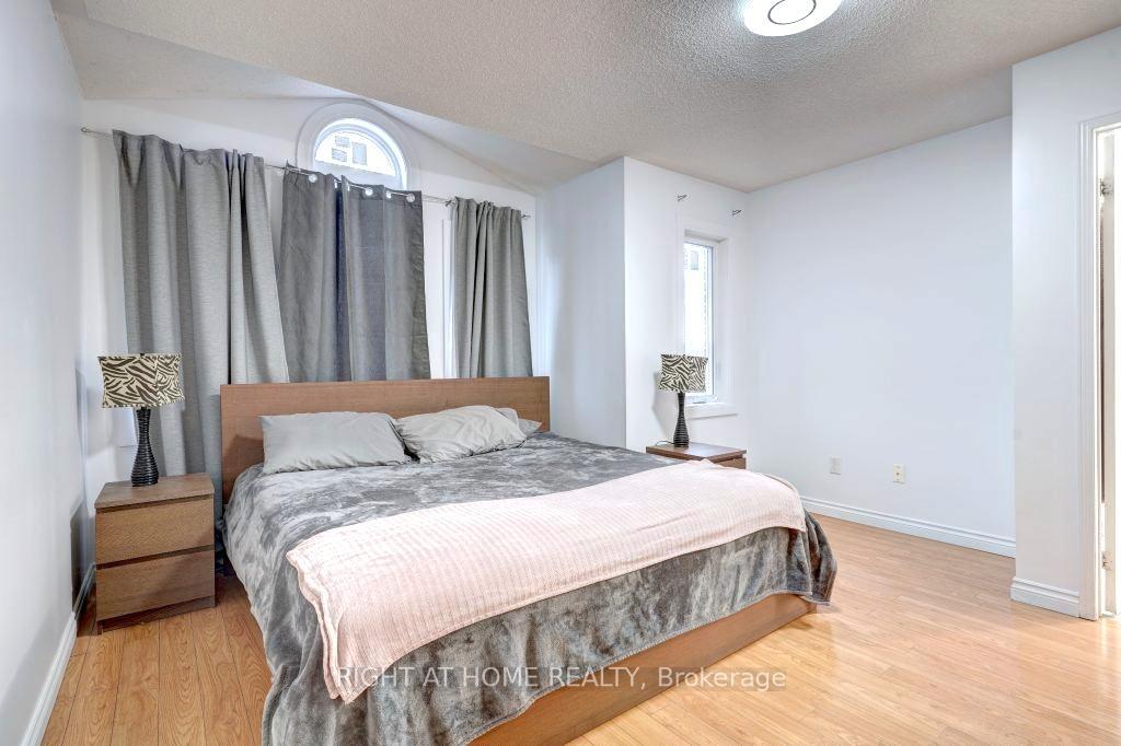 Photo 22 of 111 Wildberry Crescent, Vaughan, Vellore Village — HOMEH