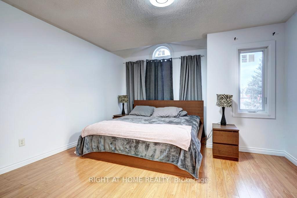 Photo 23 of 111 Wildberry Crescent, Vaughan, Vellore Village — HOMEH