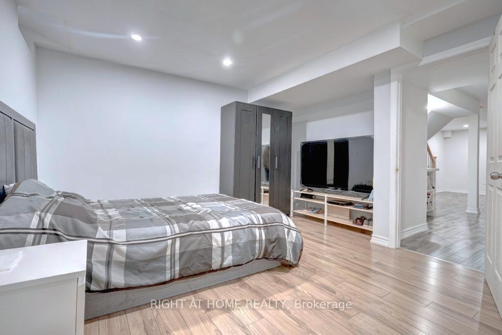 Photo 28 of 111 Wildberry Crescent, Vaughan, Vellore Village — HOMEH