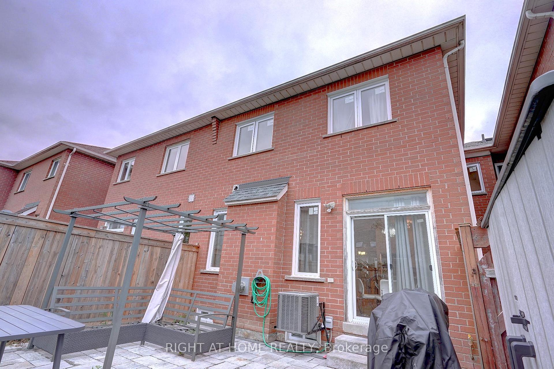 Photo 31 of 111 Wildberry Crescent, Vaughan, Vellore Village — HOMEH