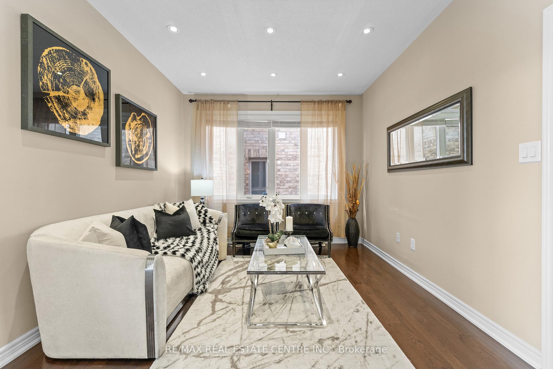 Photo 9 of 4 Junetown Circle, Brampton, Credit Valley — HOMEH