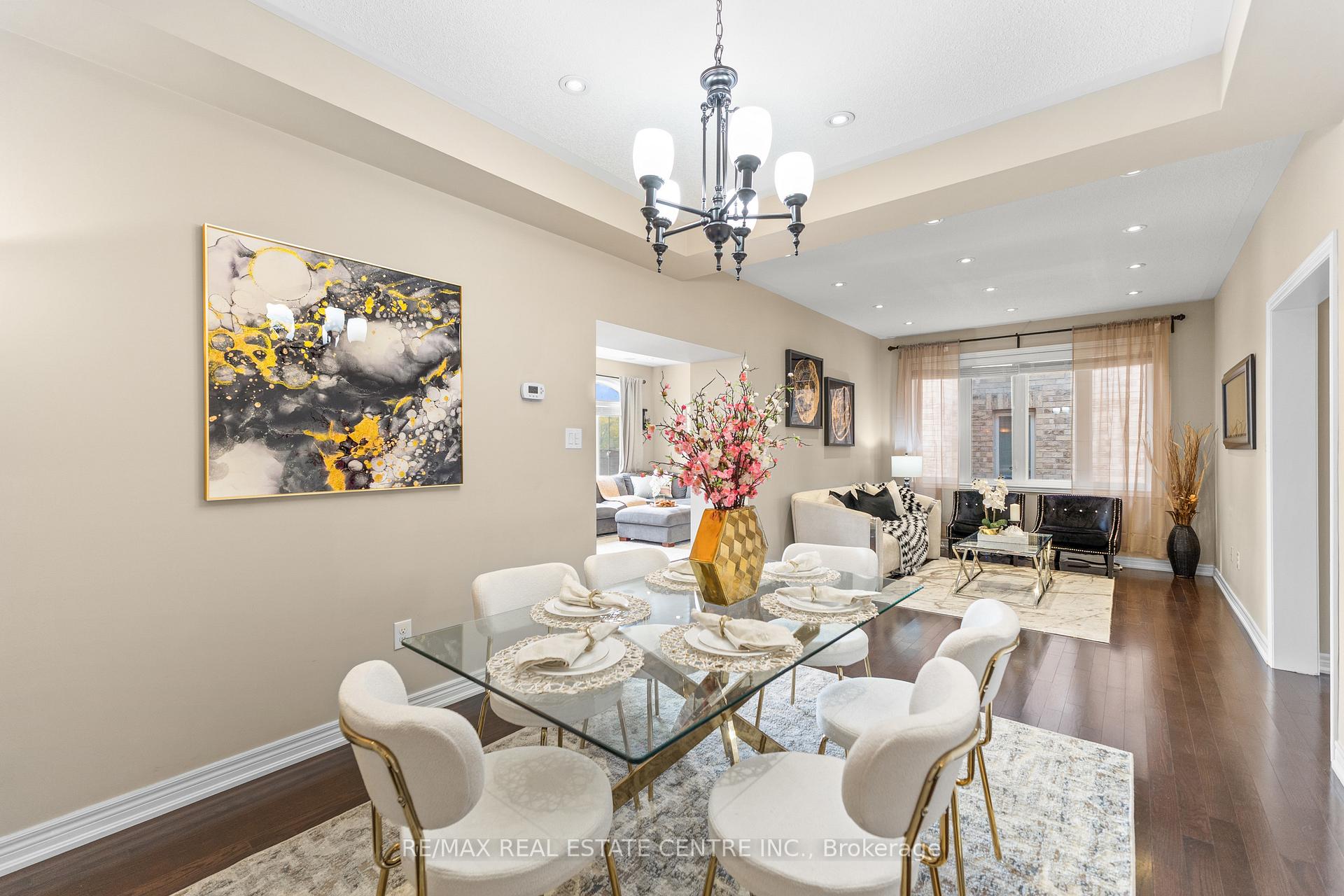 Photo 11 of 4 Junetown Circle, Brampton, Credit Valley — HOMEH