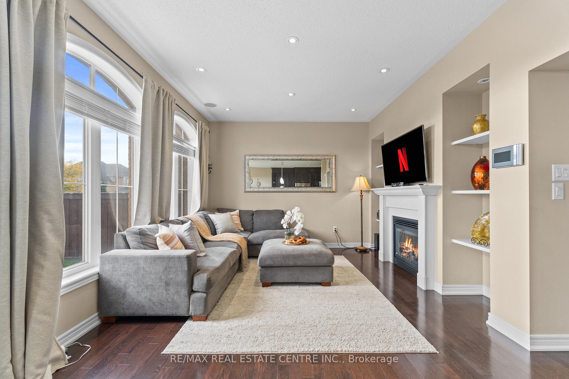 Photo 13 of 4 Junetown Circle, Brampton, Credit Valley — HOMEH