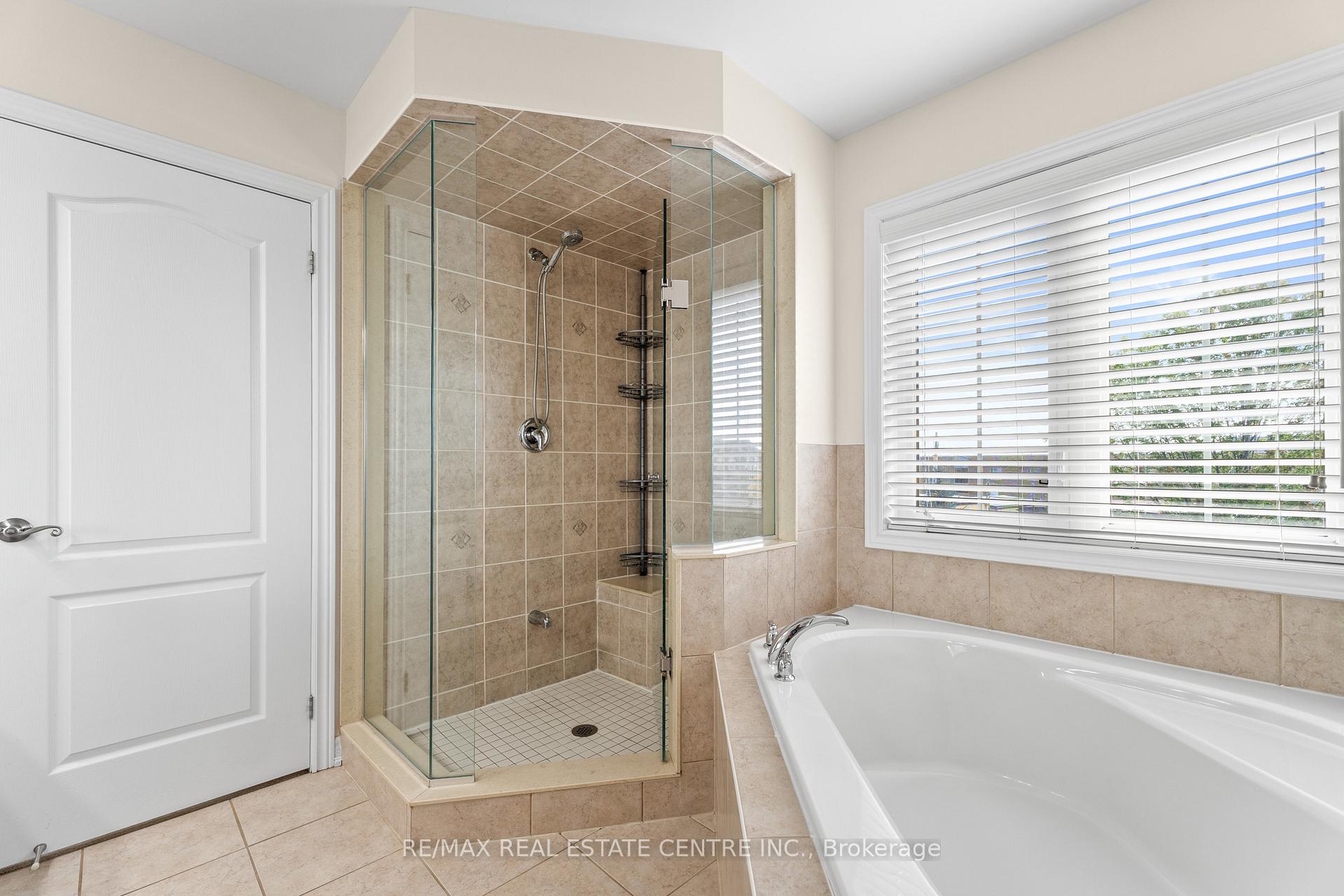 Photo 31 of 4 Junetown Circle, Brampton, Credit Valley — HOMEH