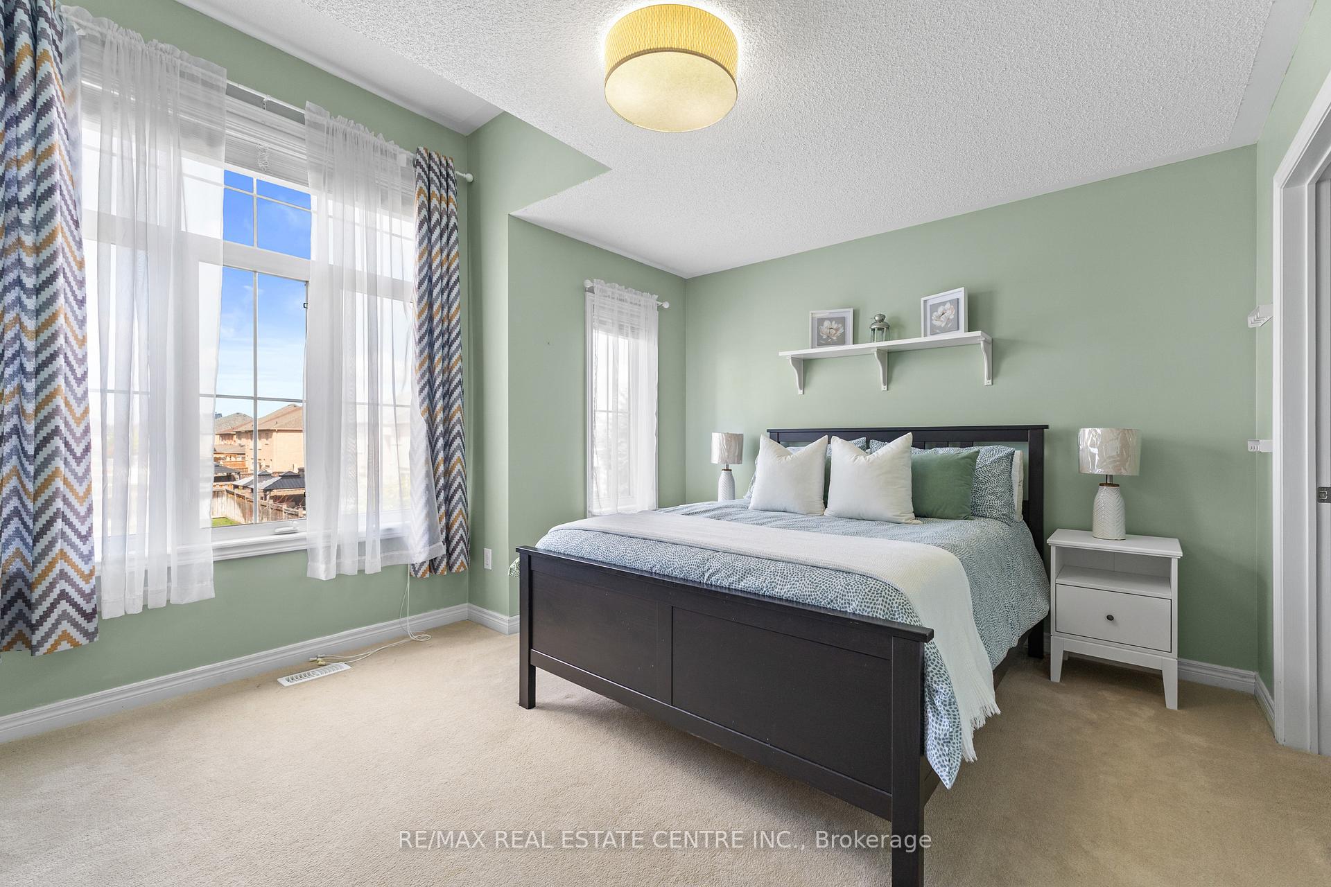 Photo 32 of 4 Junetown Circle, Brampton, Credit Valley — HOMEH