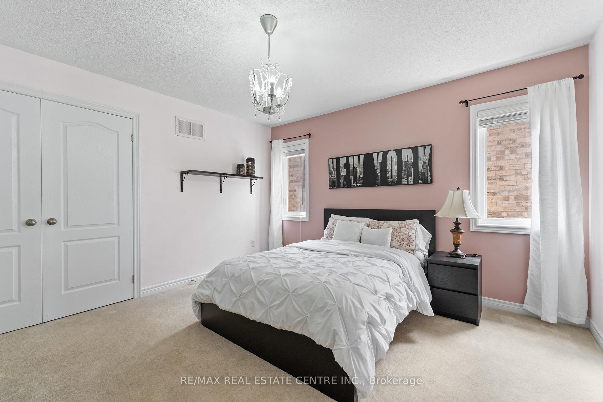Photo 33 of 4 Junetown Circle, Brampton, Credit Valley — HOMEH