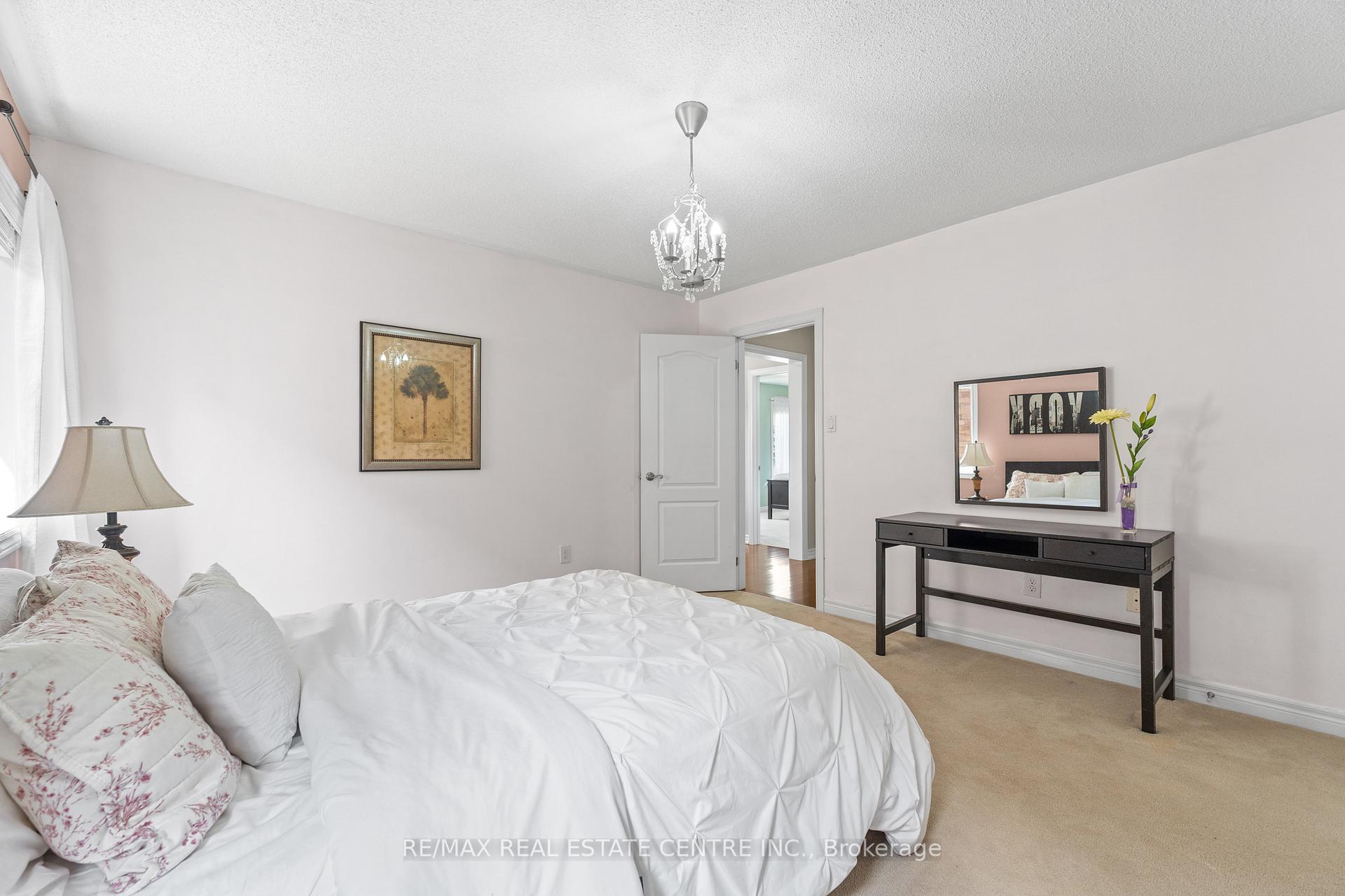 Photo 34 of 4 Junetown Circle, Brampton, Credit Valley — HOMEH