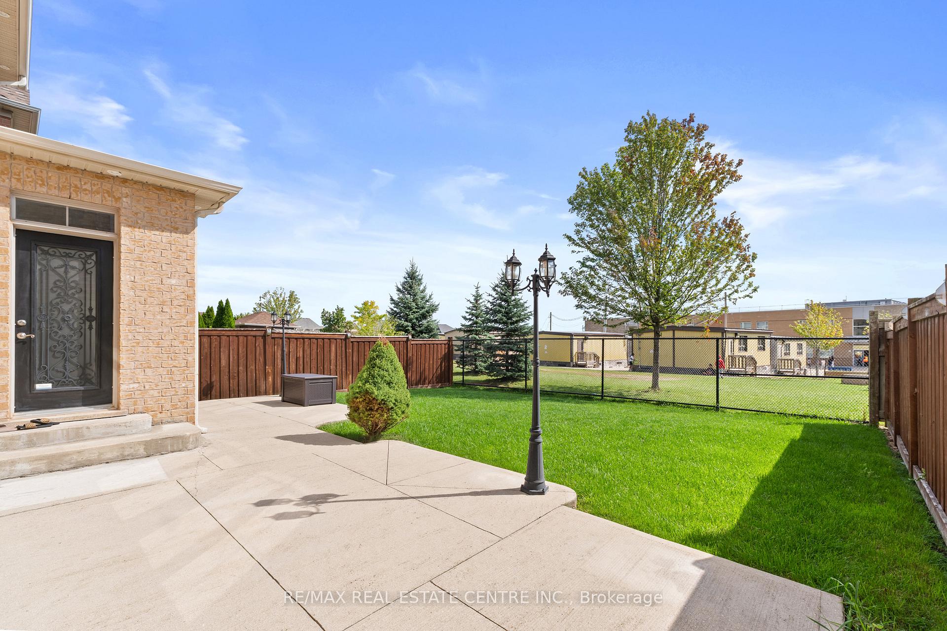 Photo 43 of 4 Junetown Circle, Brampton, Credit Valley — HOMEH