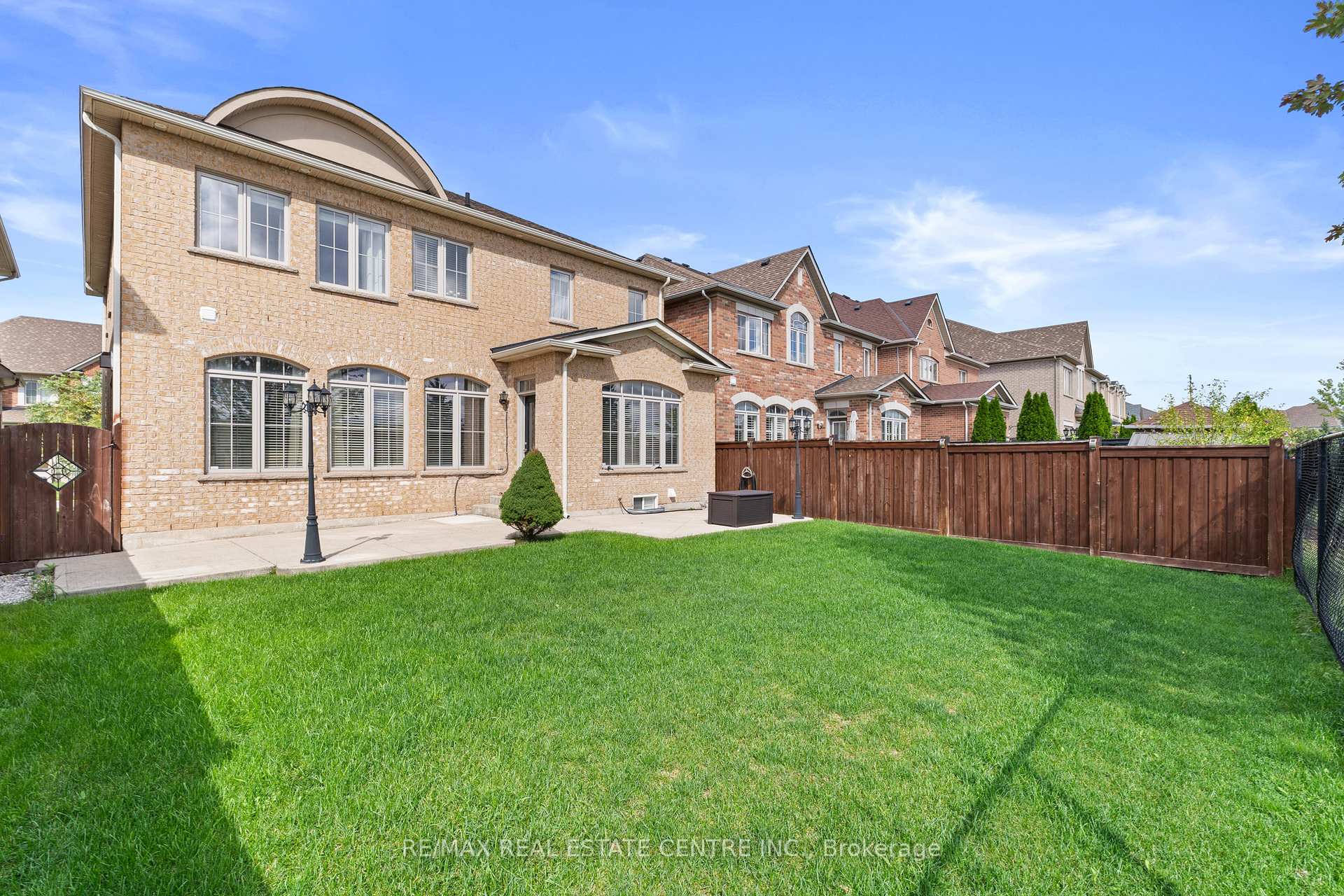 Photo 44 of 4 Junetown Circle, Brampton, Credit Valley — HOMEH