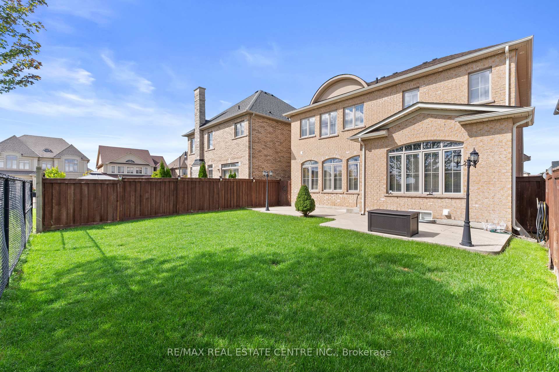 Photo 45 of 4 Junetown Circle, Brampton, Credit Valley — HOMEH