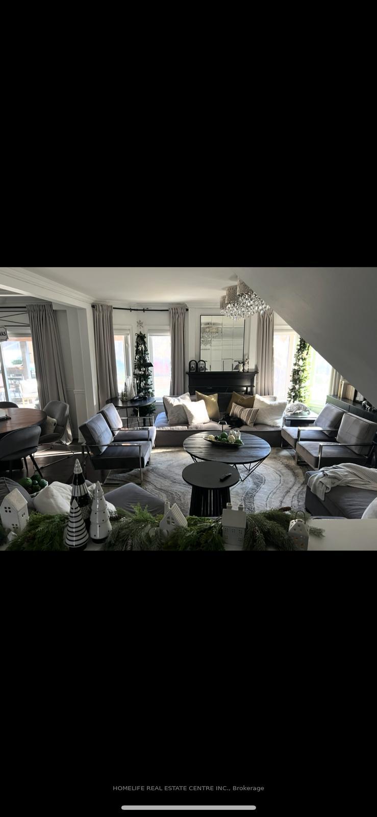 Photo 4 of 38 Dunvegan Crescent, Brampton, Fletcher's Meadow — HOMEH