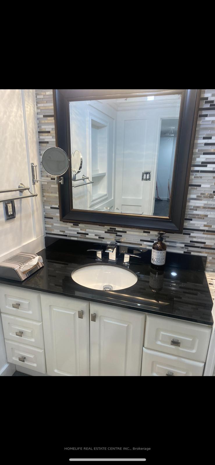 Photo 11 of 38 Dunvegan Crescent, Brampton, Fletcher's Meadow — HOMEH