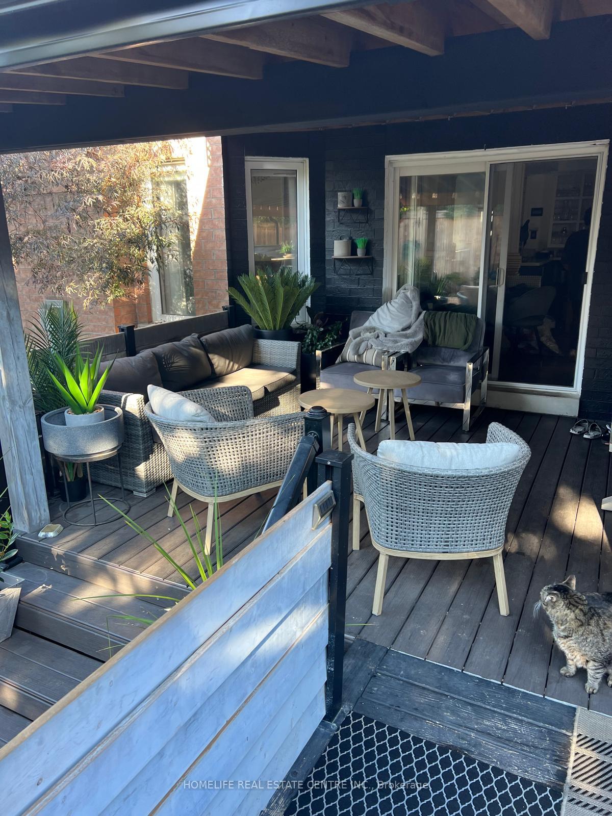 Photo 14 of 38 Dunvegan Crescent, Brampton, Fletcher's Meadow — HOMEH