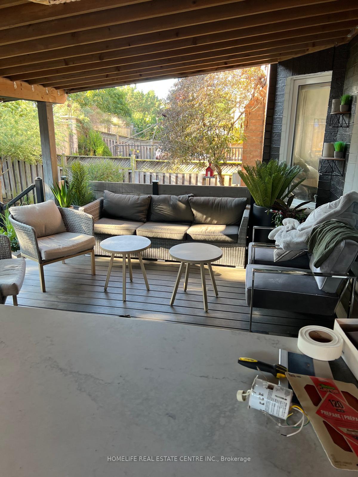 Photo 15 of 38 Dunvegan Crescent, Brampton, Fletcher's Meadow — HOMEH
