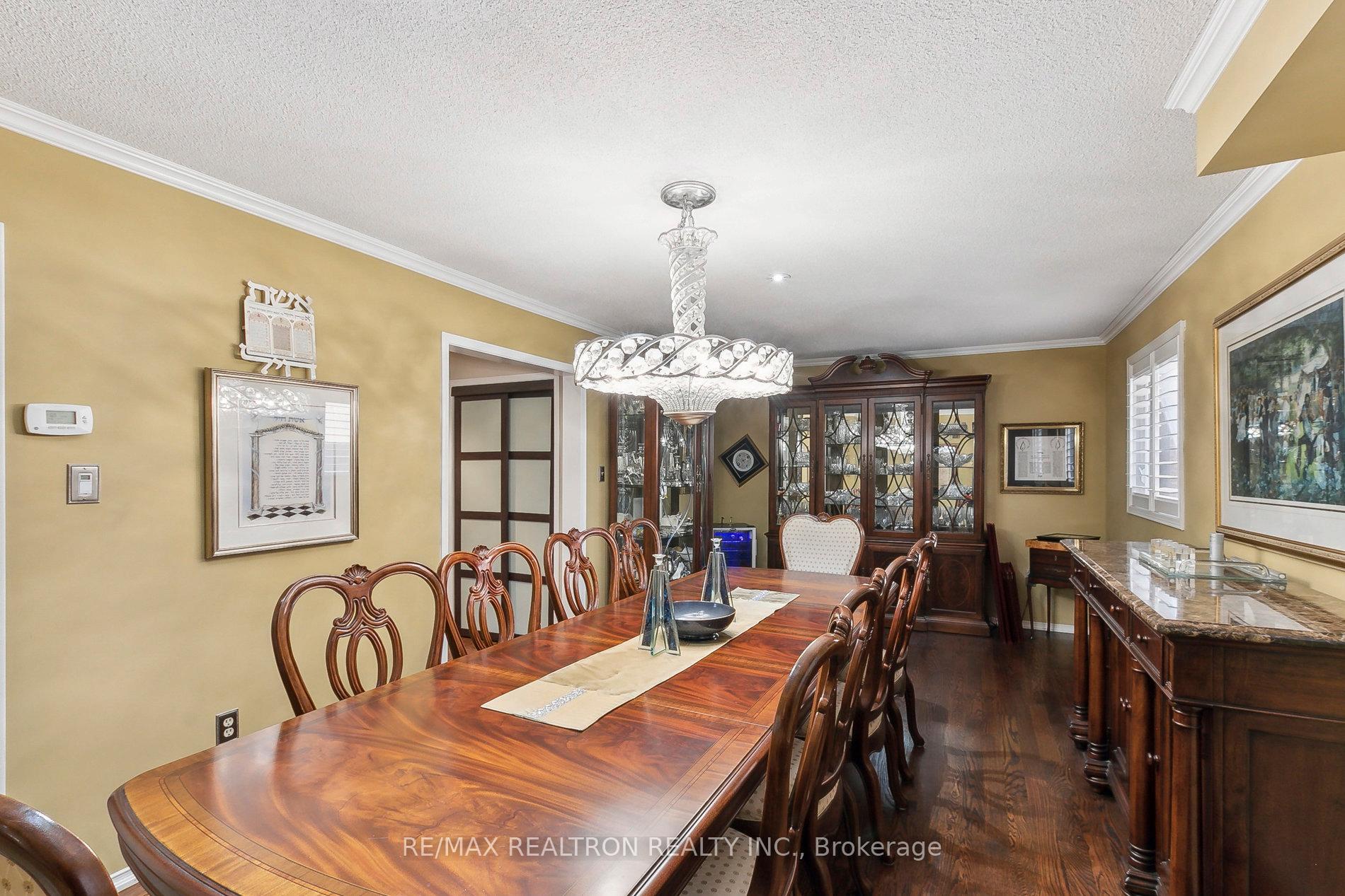 Photo 7 of 160 Brickstone Circle, Vaughan, Brownridge — HOMEH