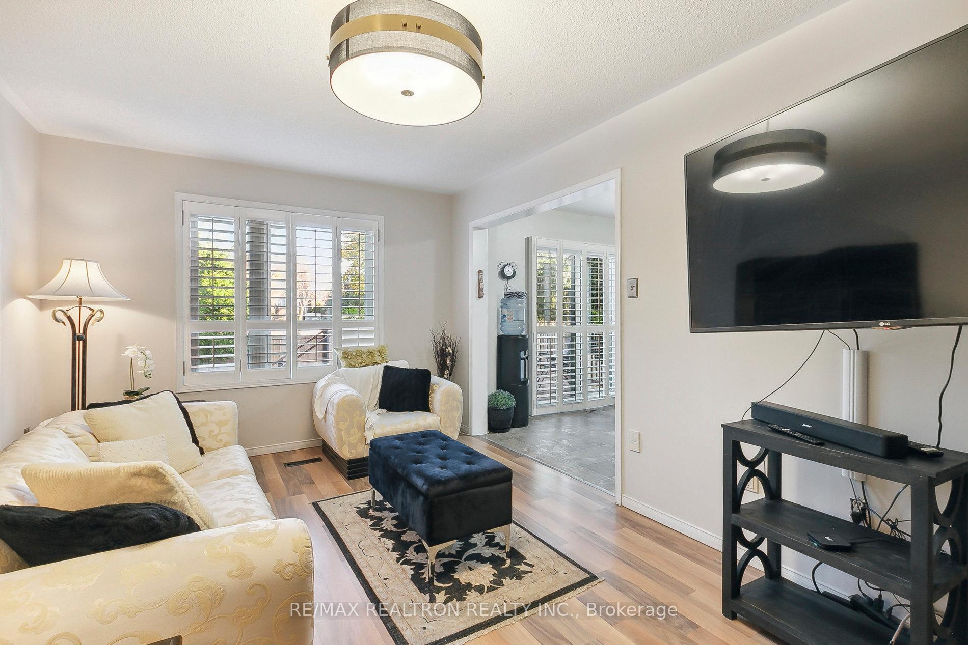 Photo 16 of 160 Brickstone Circle, Vaughan, Brownridge — HOMEH