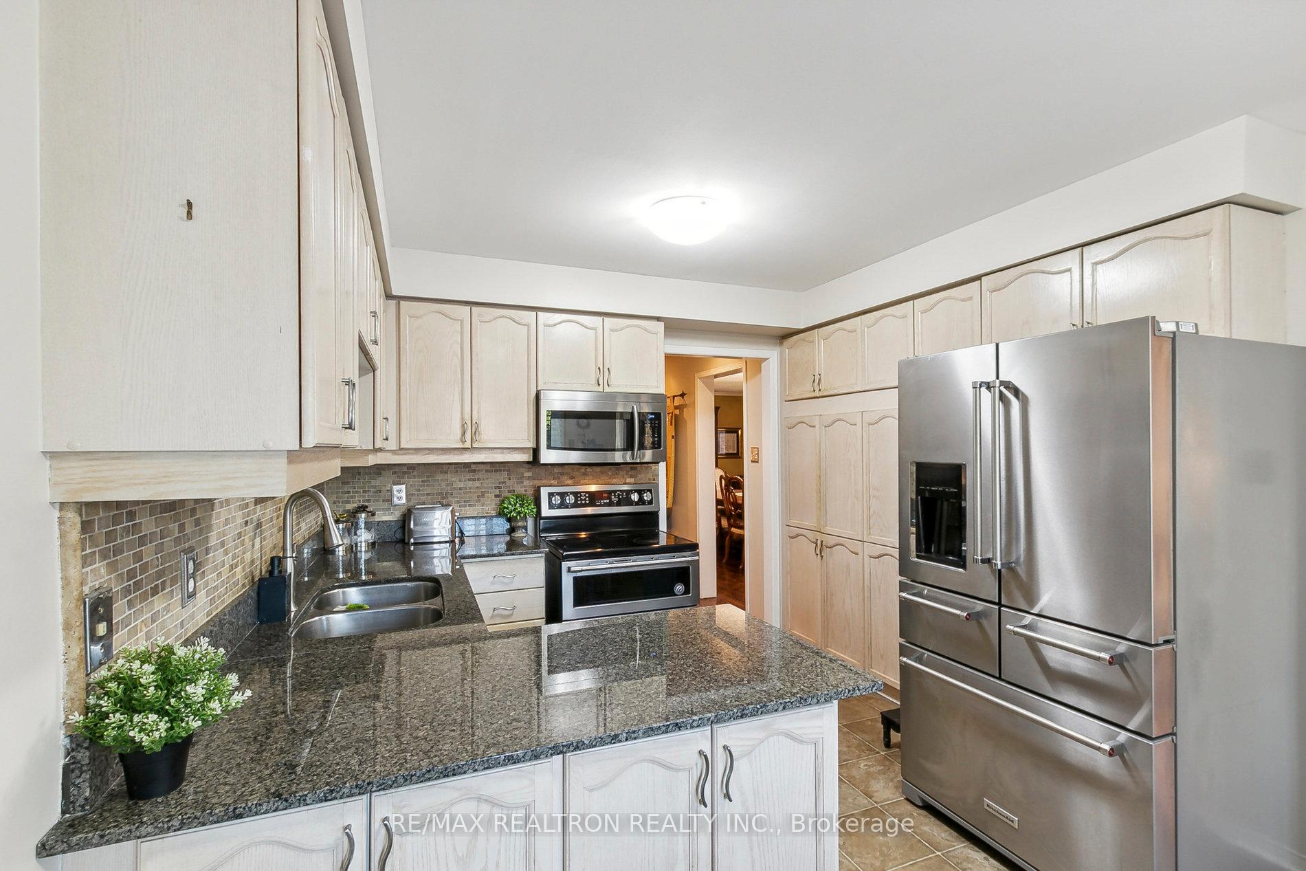 Photo 20 of 160 Brickstone Circle, Vaughan, Brownridge — HOMEH