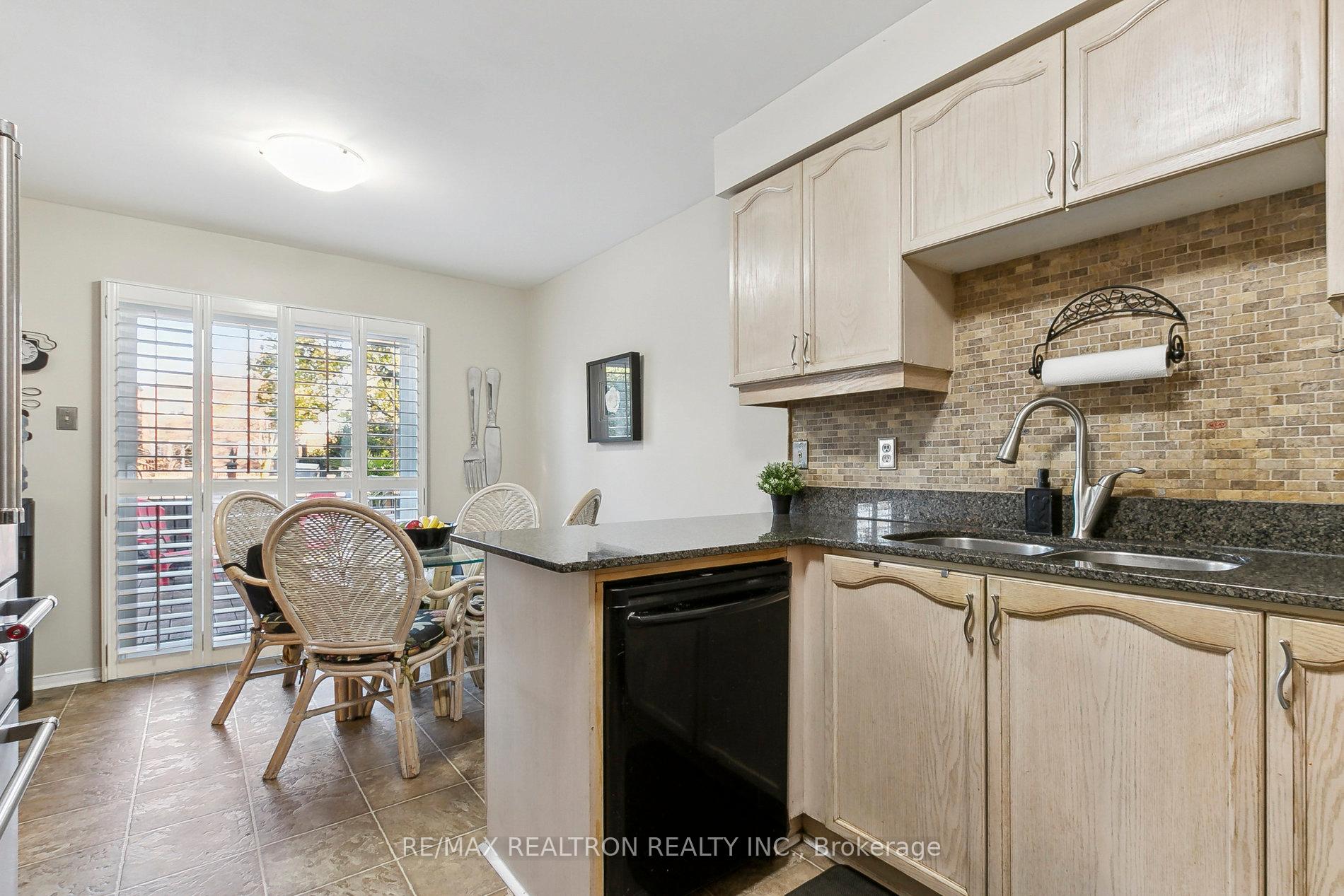 Photo 23 of 160 Brickstone Circle, Vaughan, Brownridge — HOMEH