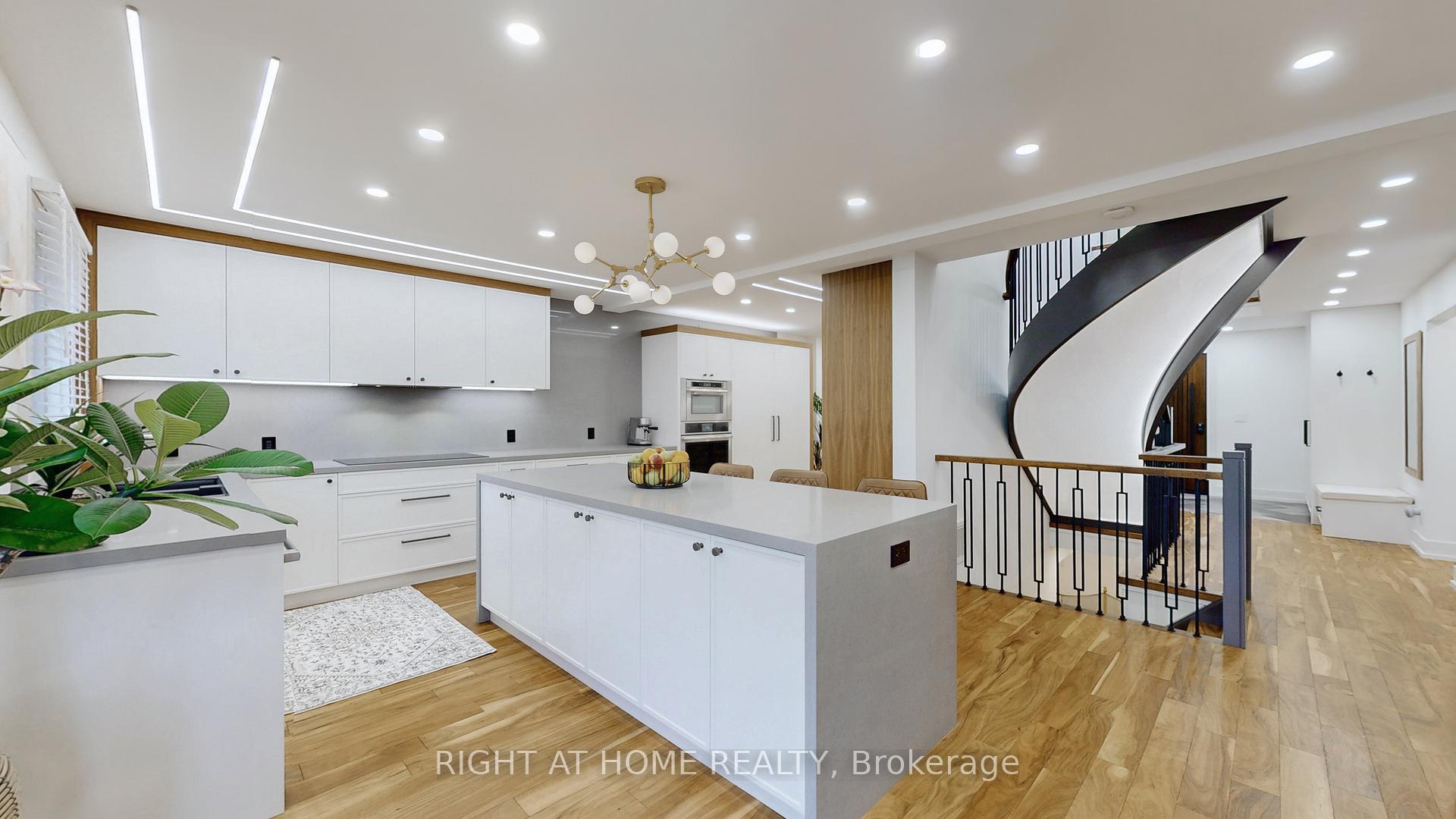 Photo 10 of 79 Trevor Street, Vaughan, East Woodbridge — HOMEH