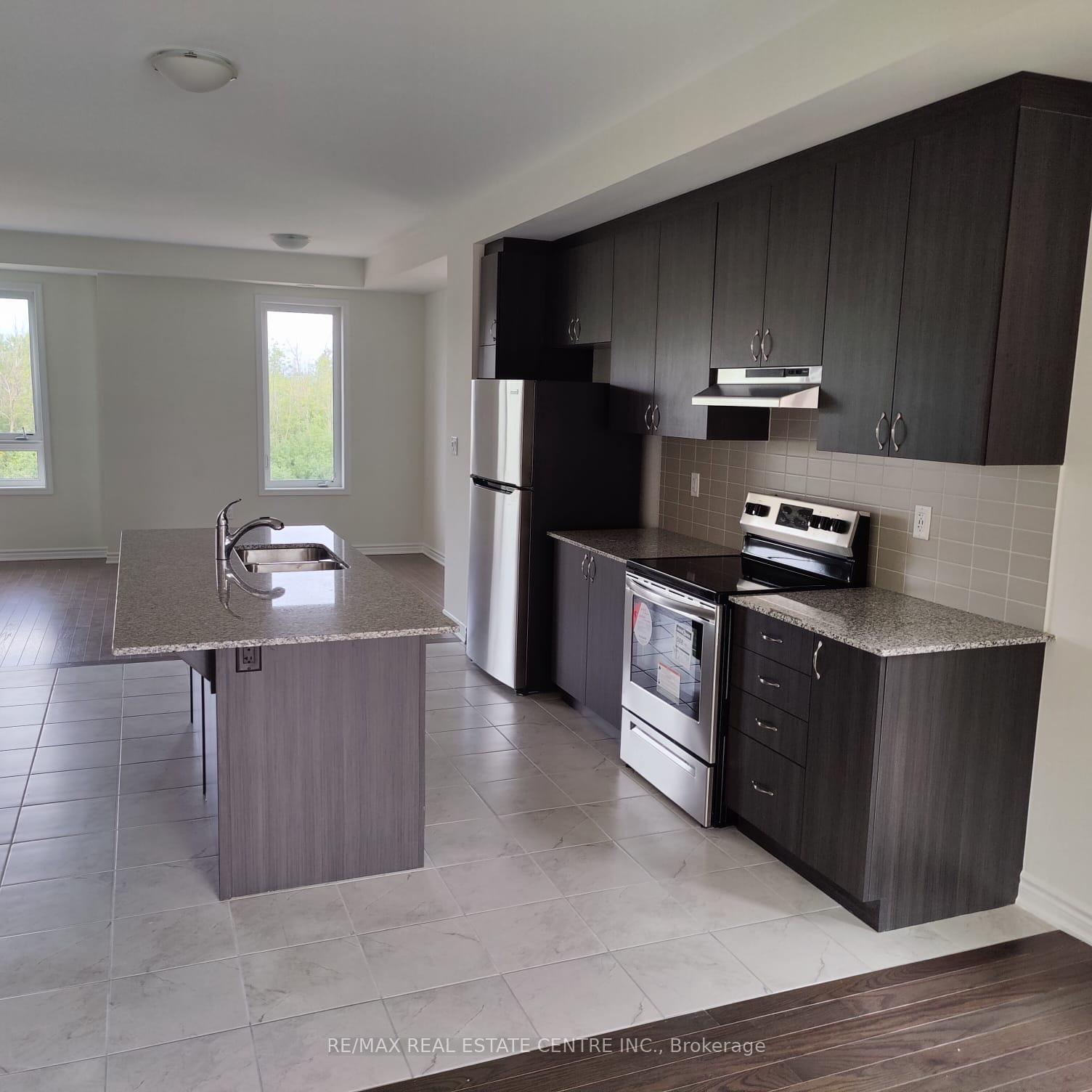 Photo 7 of 17 Summer Wind Lane, Brampton, Northwest Brampton — HOMEH