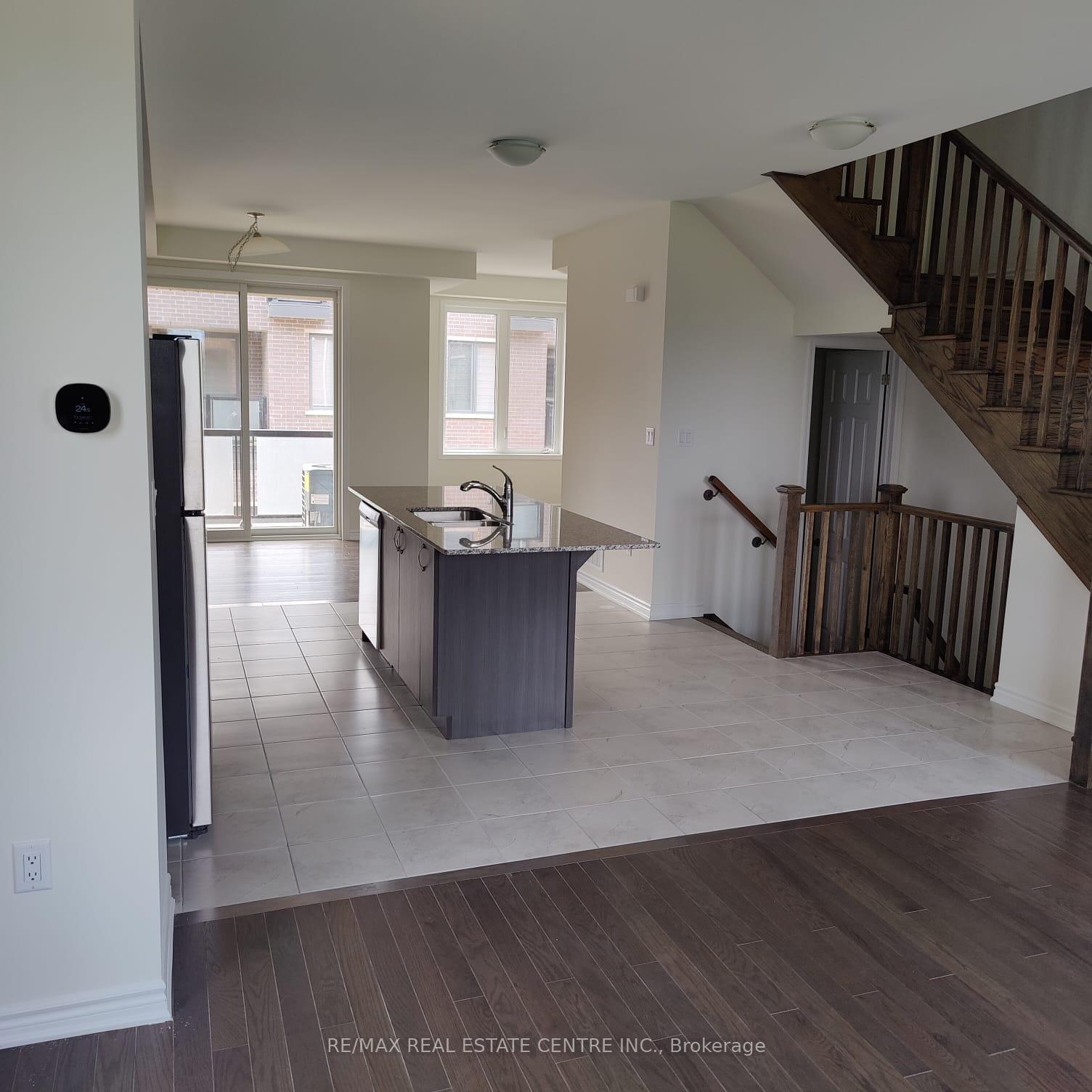 Photo 6 of 17 Summer Wind Lane, Brampton, Northwest Brampton — HOMEH