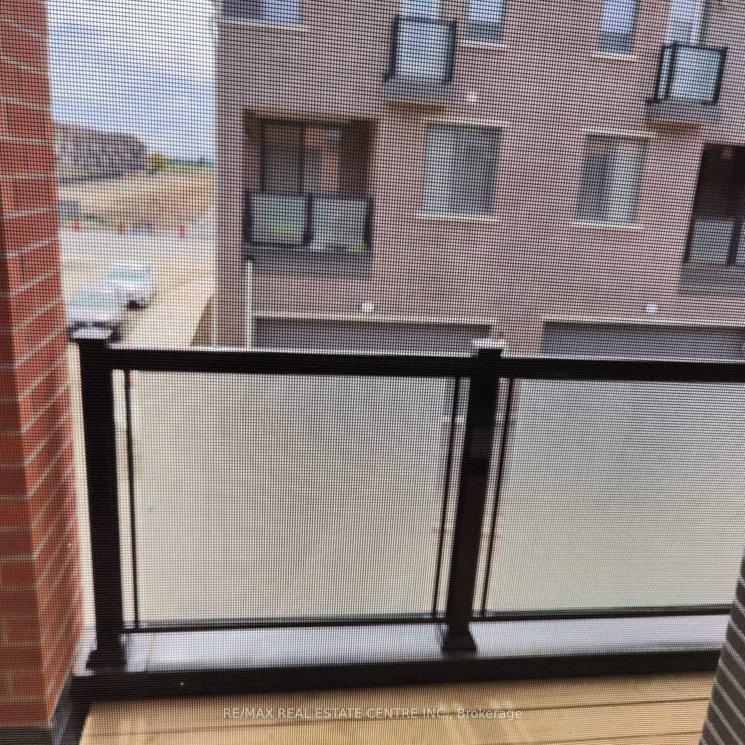 Photo 10 of 17 Summer Wind Lane, Brampton, Northwest Brampton — HOMEH