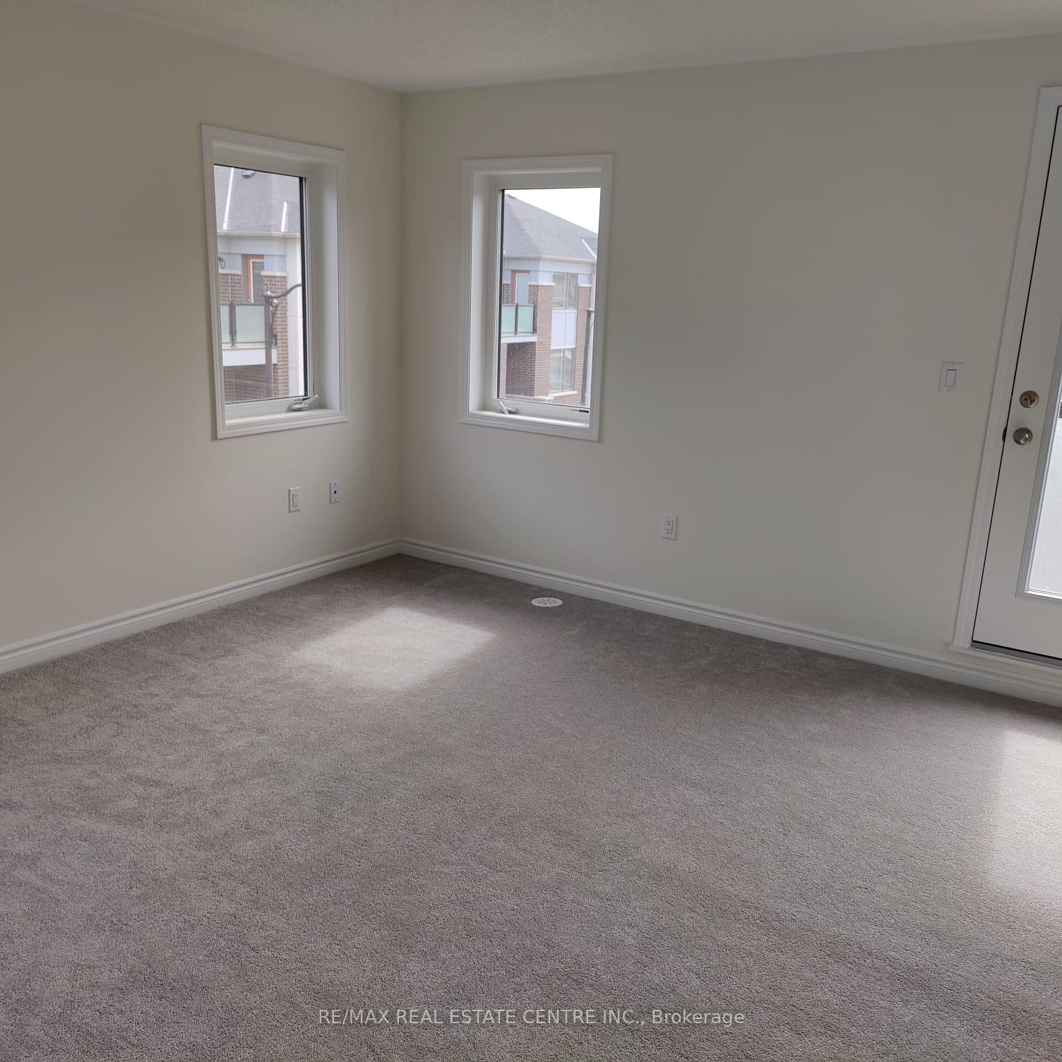 Photo 12 of 17 Summer Wind Lane, Brampton, Northwest Brampton — HOMEH
