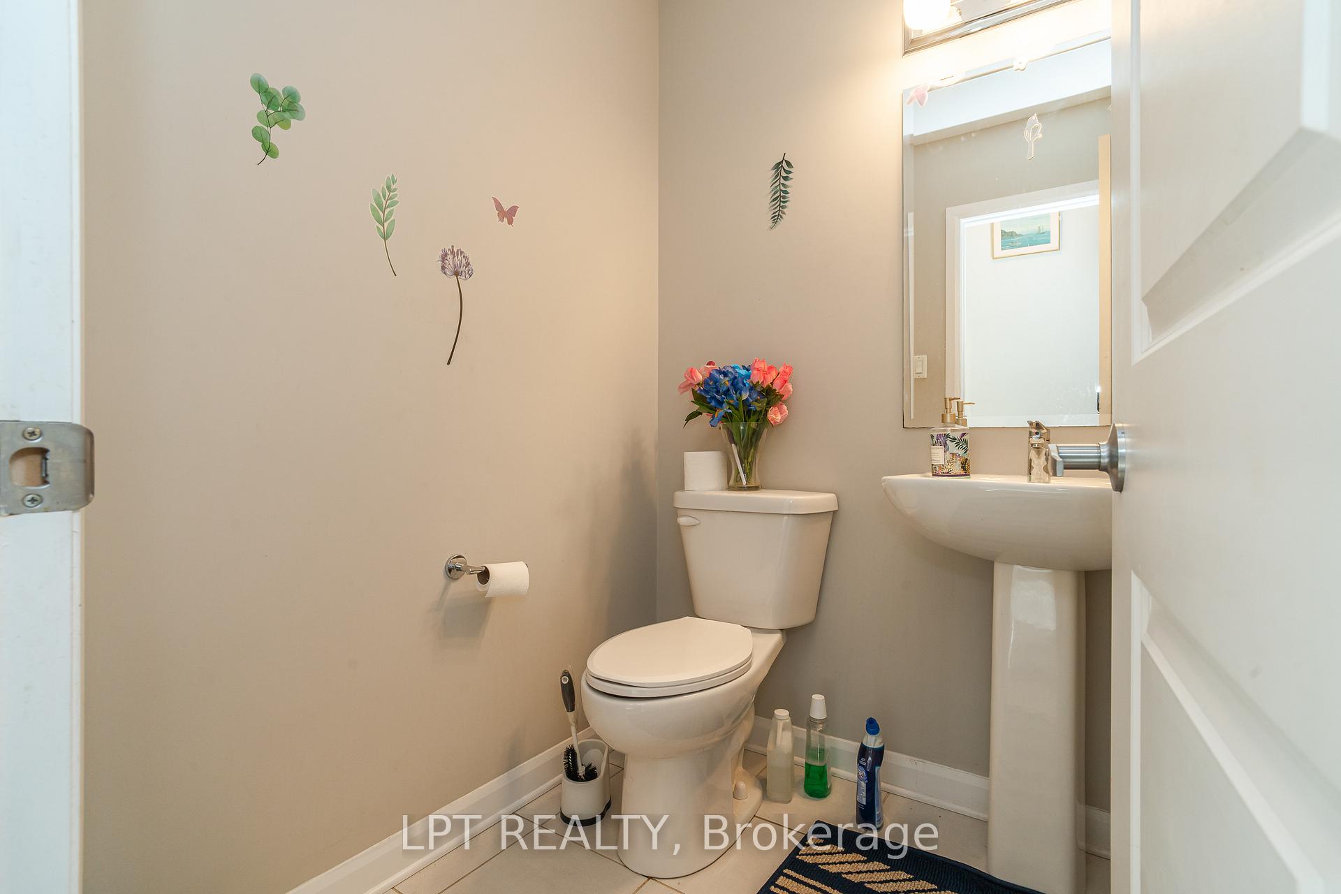 Photo 5 of 193 Bending Way, Ottawa, Barrhaven - Hearts Desire — HOMEH
