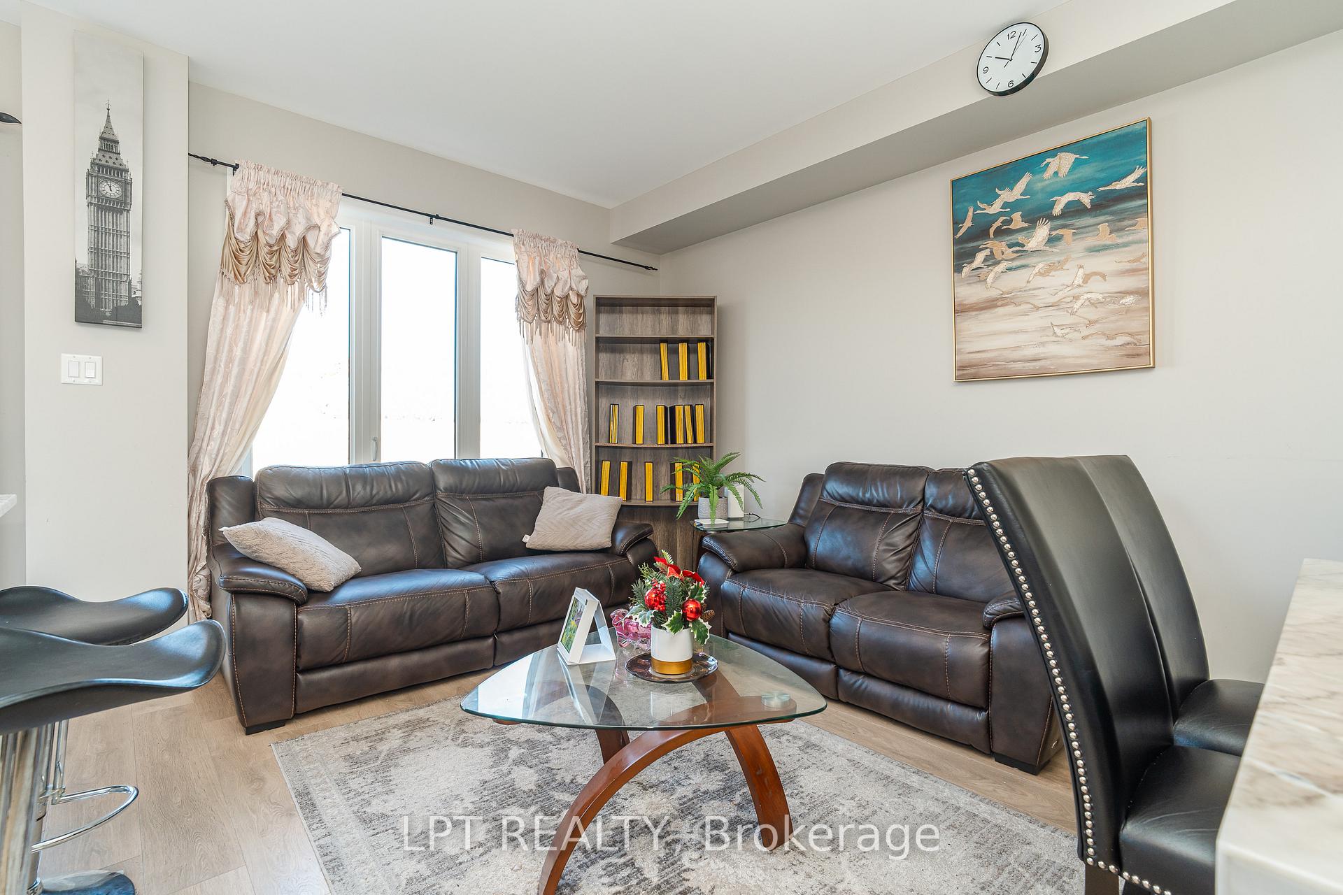 Photo 6 of 193 Bending Way, Ottawa, Barrhaven - Hearts Desire — HOMEH