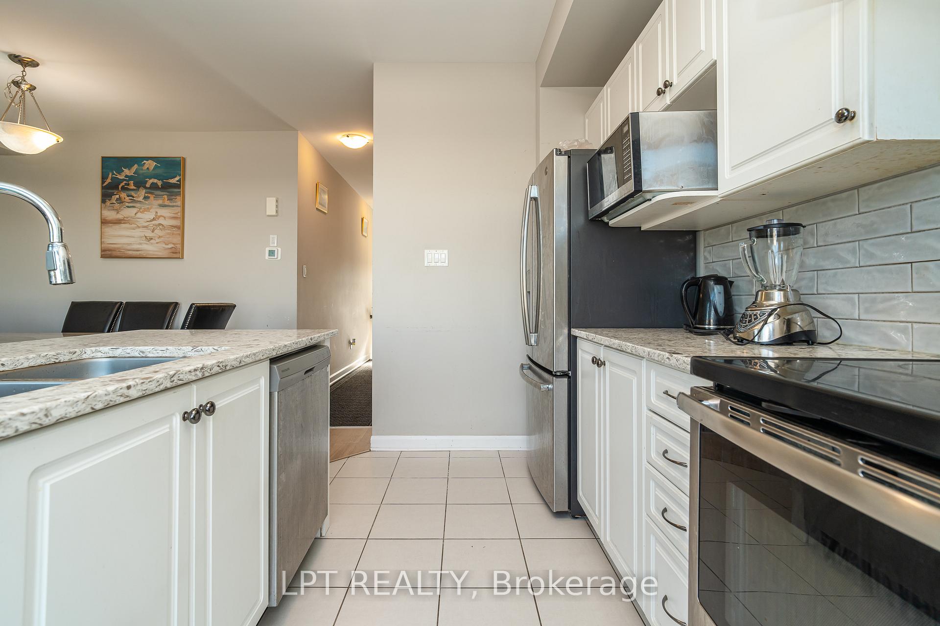 Photo 18 of 193 Bending Way, Ottawa, Barrhaven - Hearts Desire — HOMEH