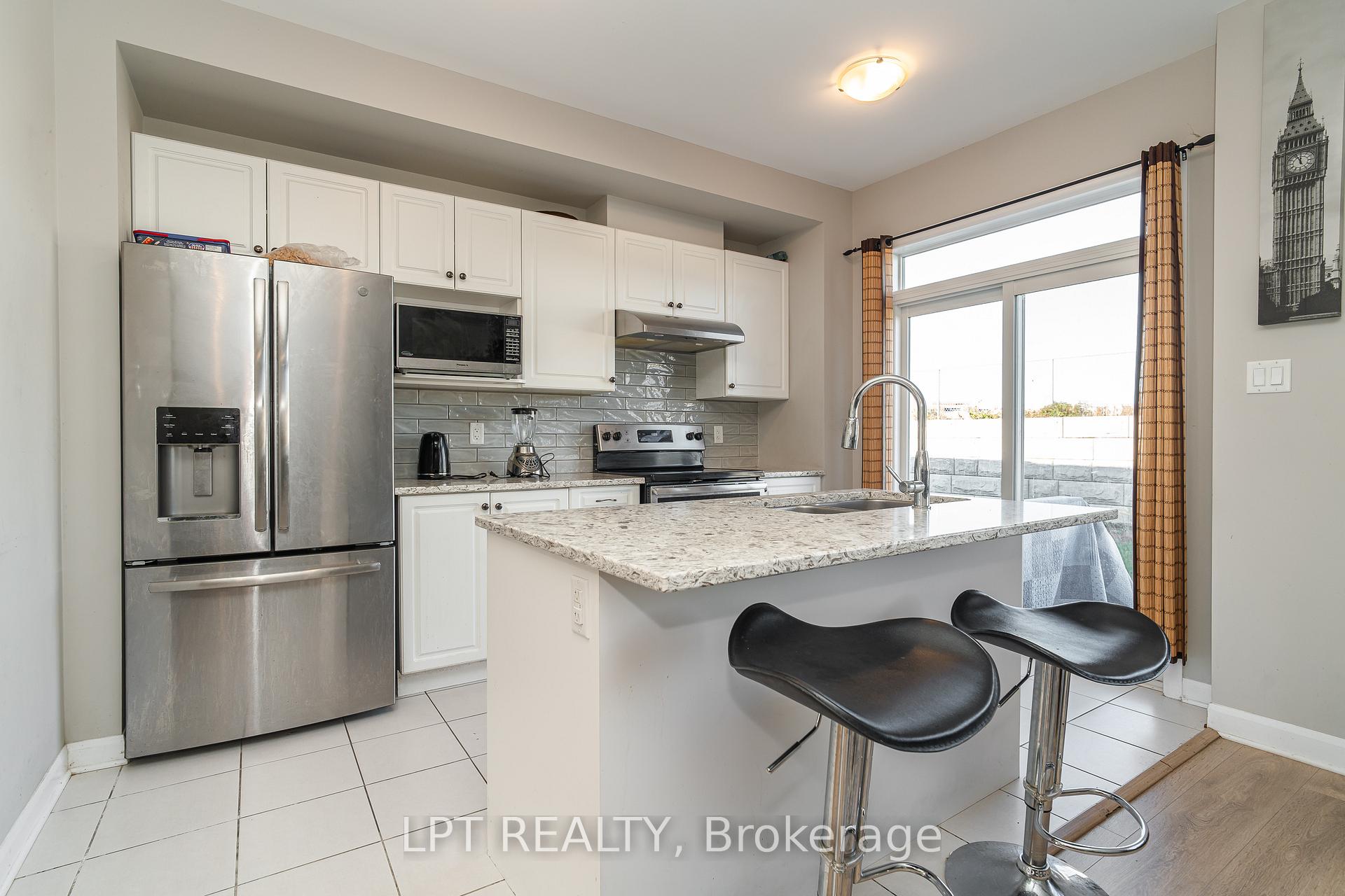 Photo 14 of 193 Bending Way, Ottawa, Barrhaven - Hearts Desire — HOMEH