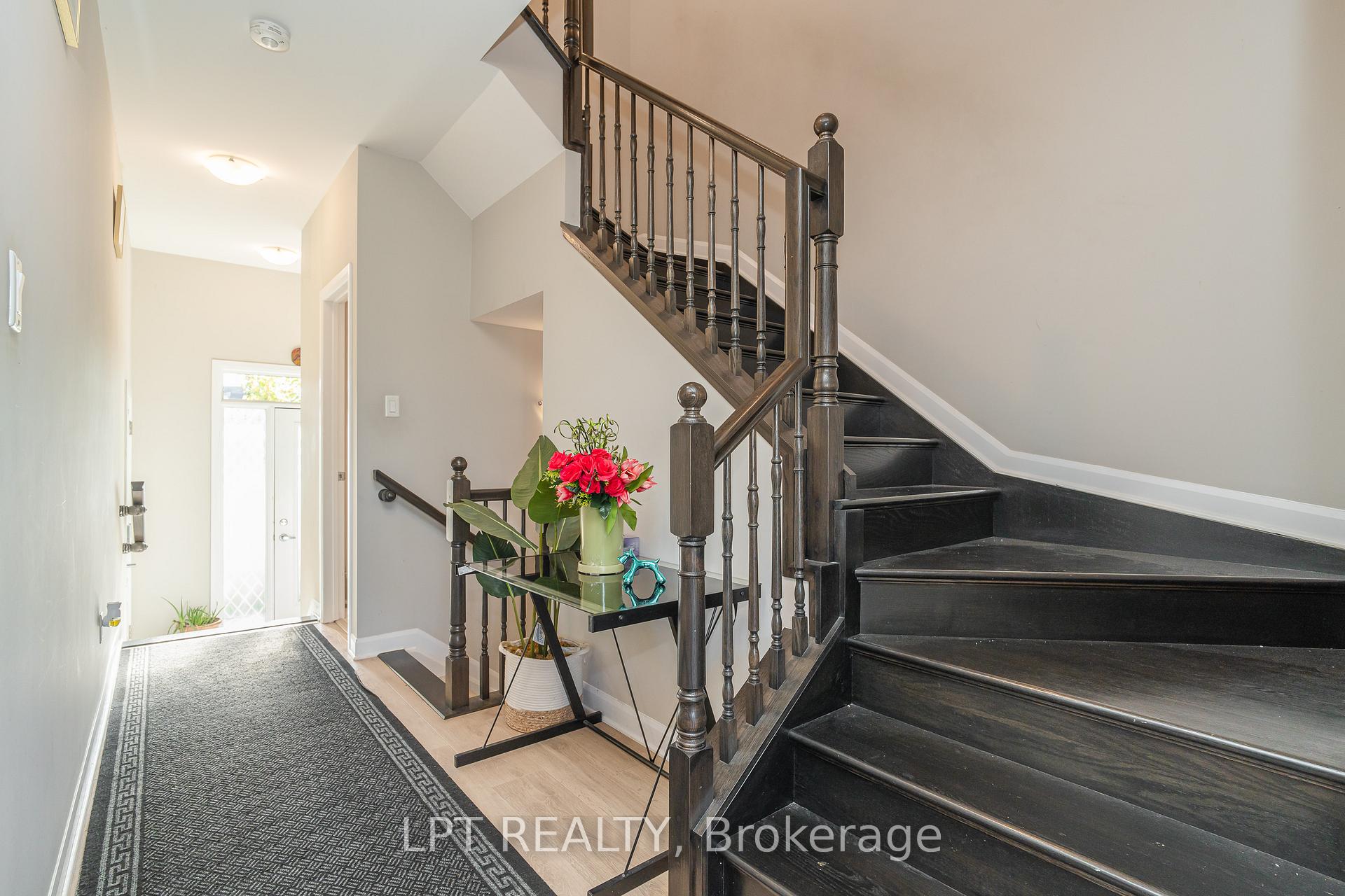 Photo 31 of 193 Bending Way, Ottawa, Barrhaven - Hearts Desire — HOMEH