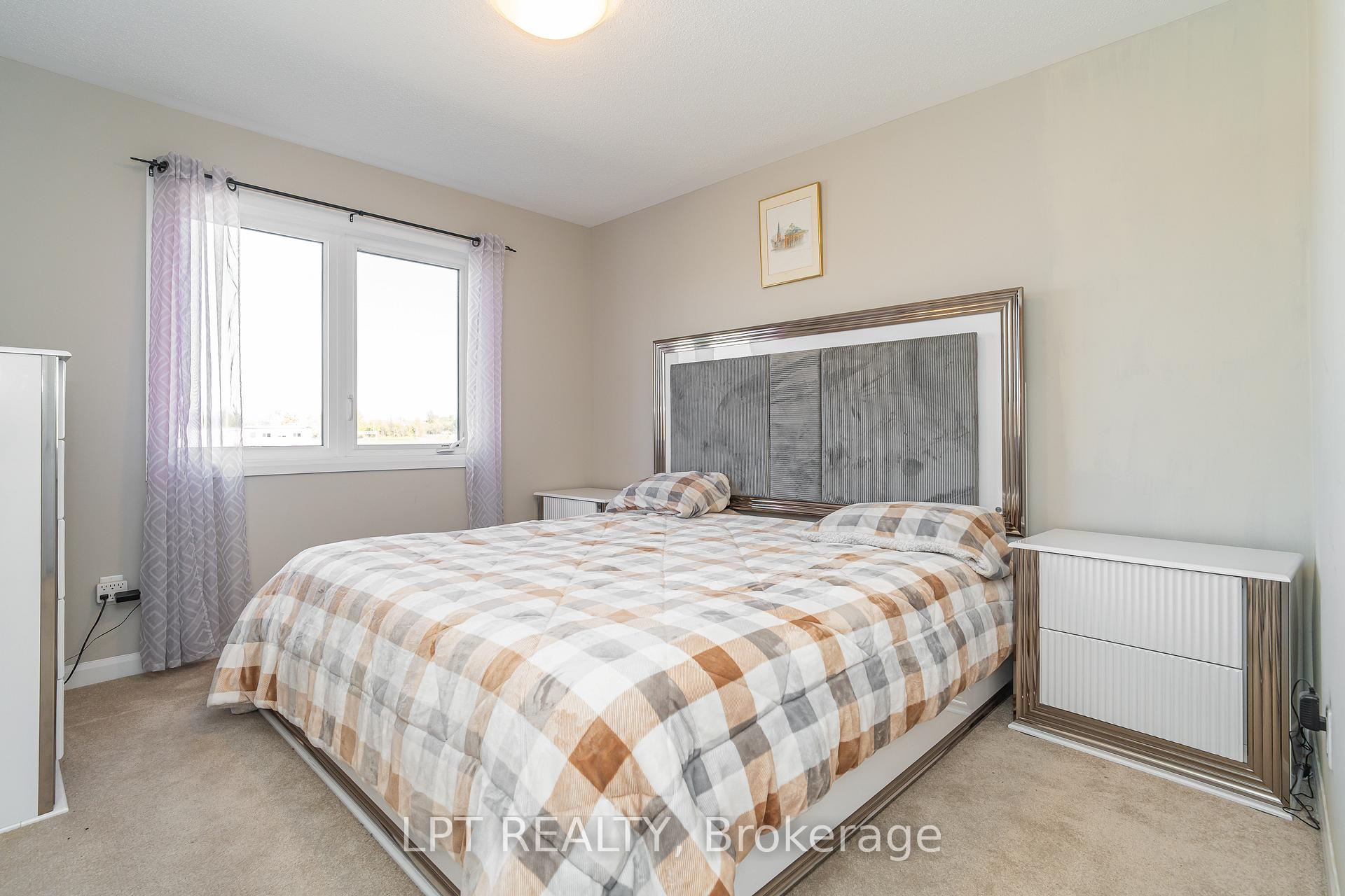 Photo 19 of 193 Bending Way, Ottawa, Barrhaven - Hearts Desire — HOMEH