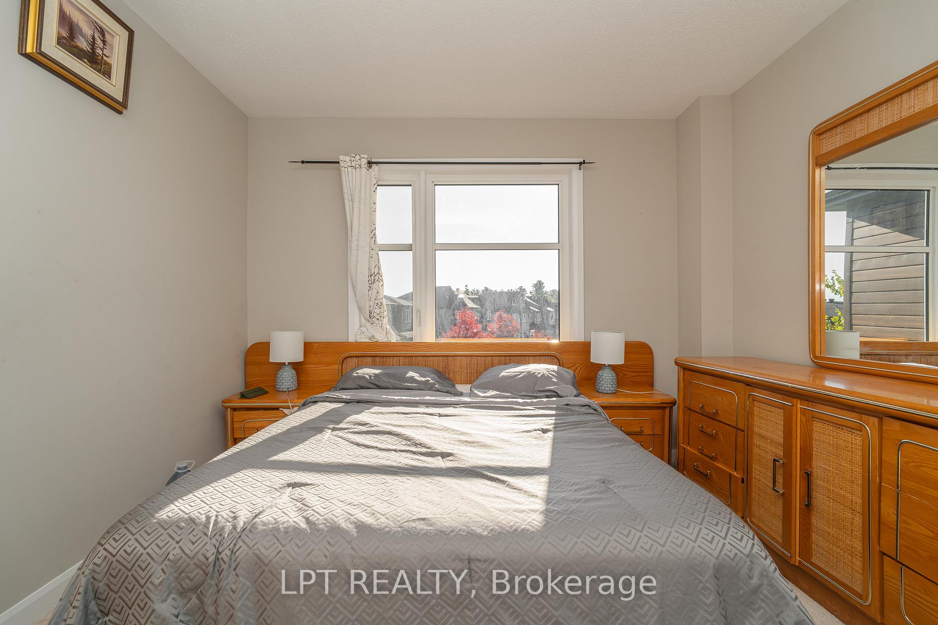 Photo 28 of 193 Bending Way, Ottawa, Barrhaven - Hearts Desire — HOMEH