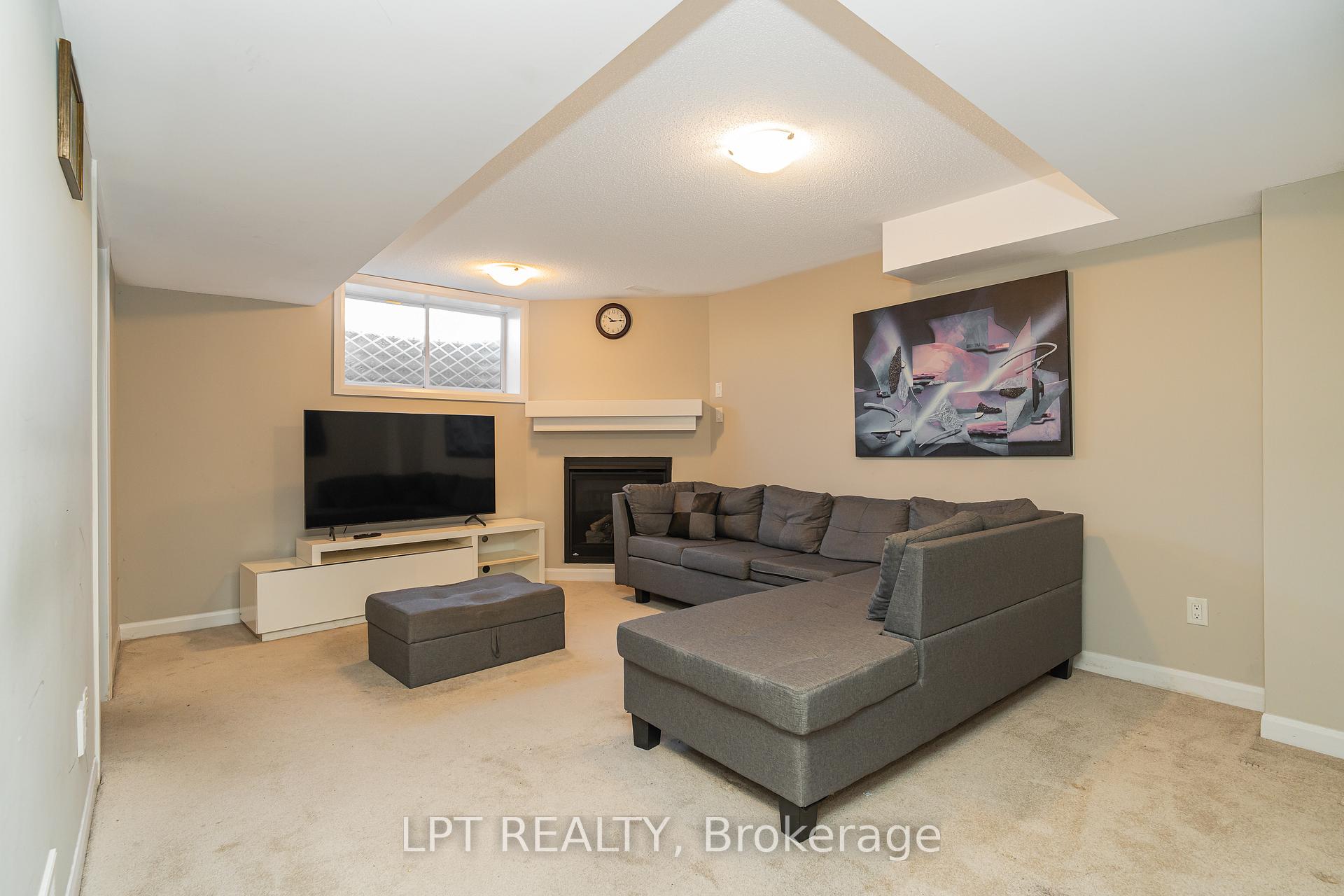 Photo 25 of 193 Bending Way, Ottawa, Barrhaven - Hearts Desire — HOMEH