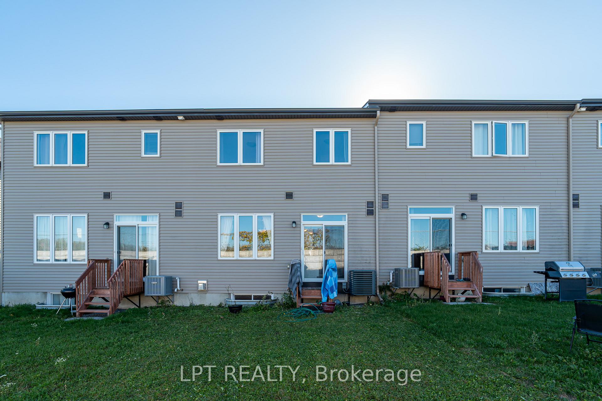 Photo 33 of 193 Bending Way, Ottawa, Barrhaven - Hearts Desire — HOMEH
