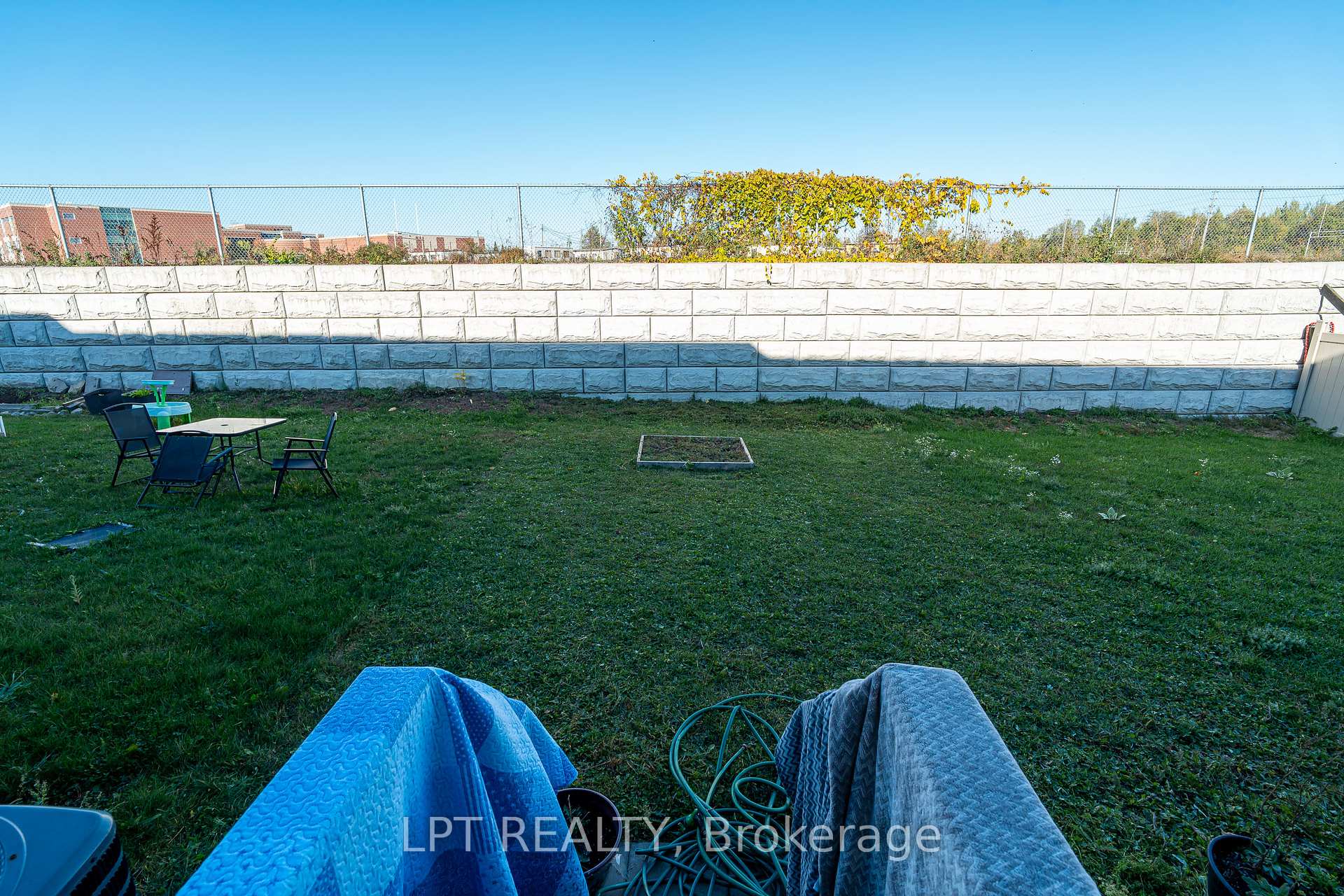 Photo 32 of 193 Bending Way, Ottawa, Barrhaven - Hearts Desire — HOMEH