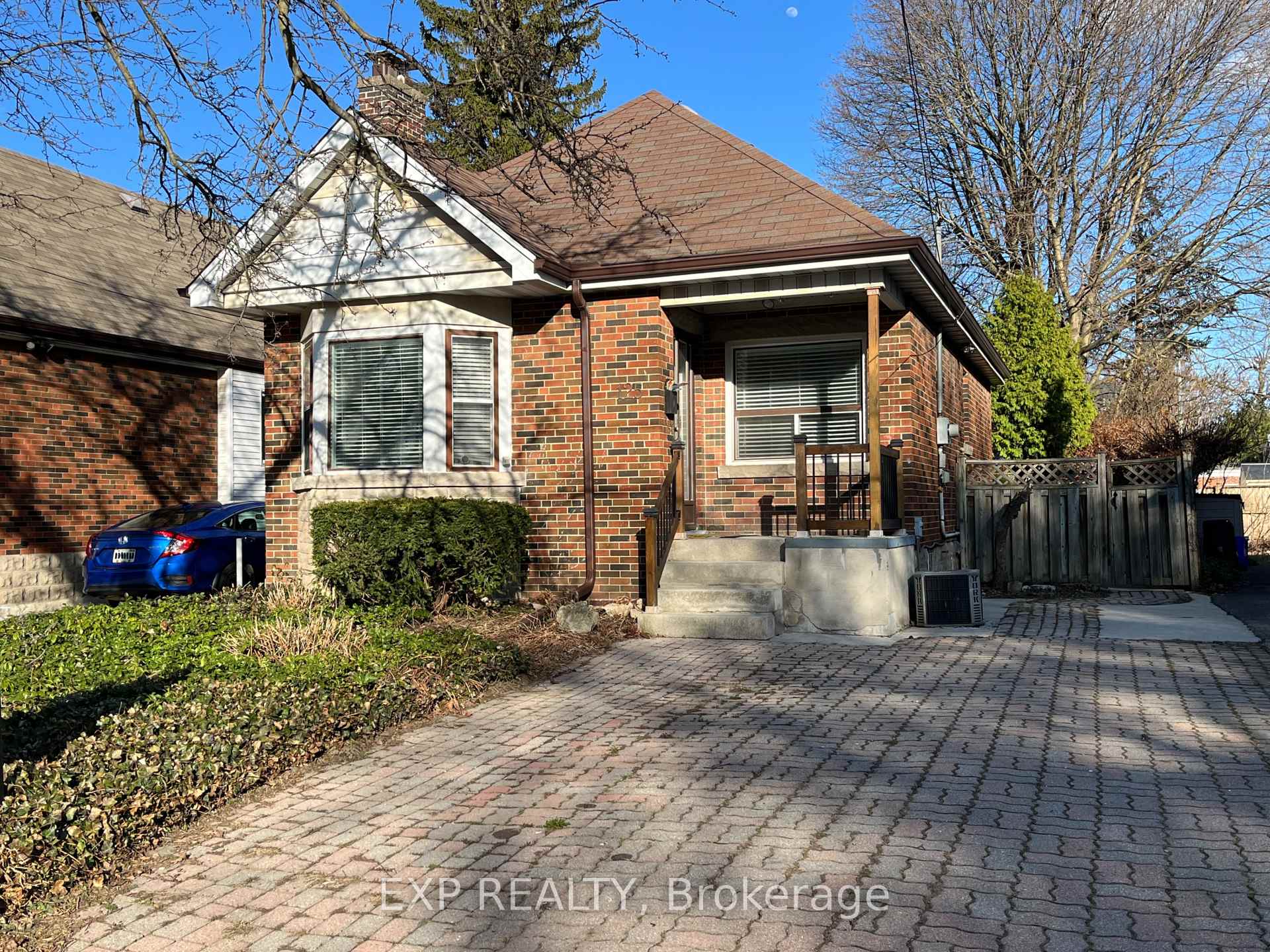 Photo 1 of 125 Haddon Avenue S, Hamilton, Ainslie Wood — HOMEH