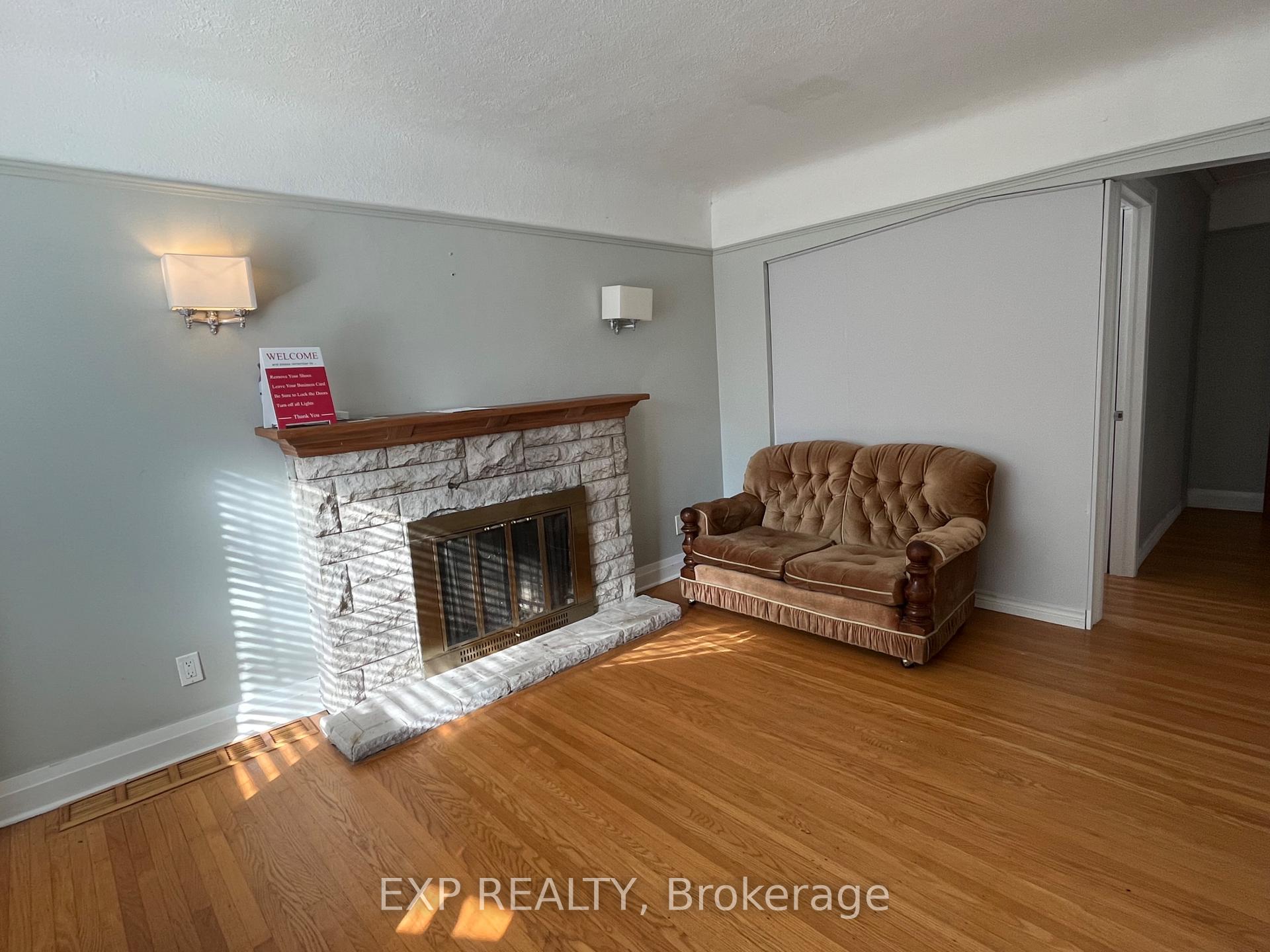 Photo 4 of 125 Haddon Avenue S, Hamilton, Ainslie Wood — HOMEH