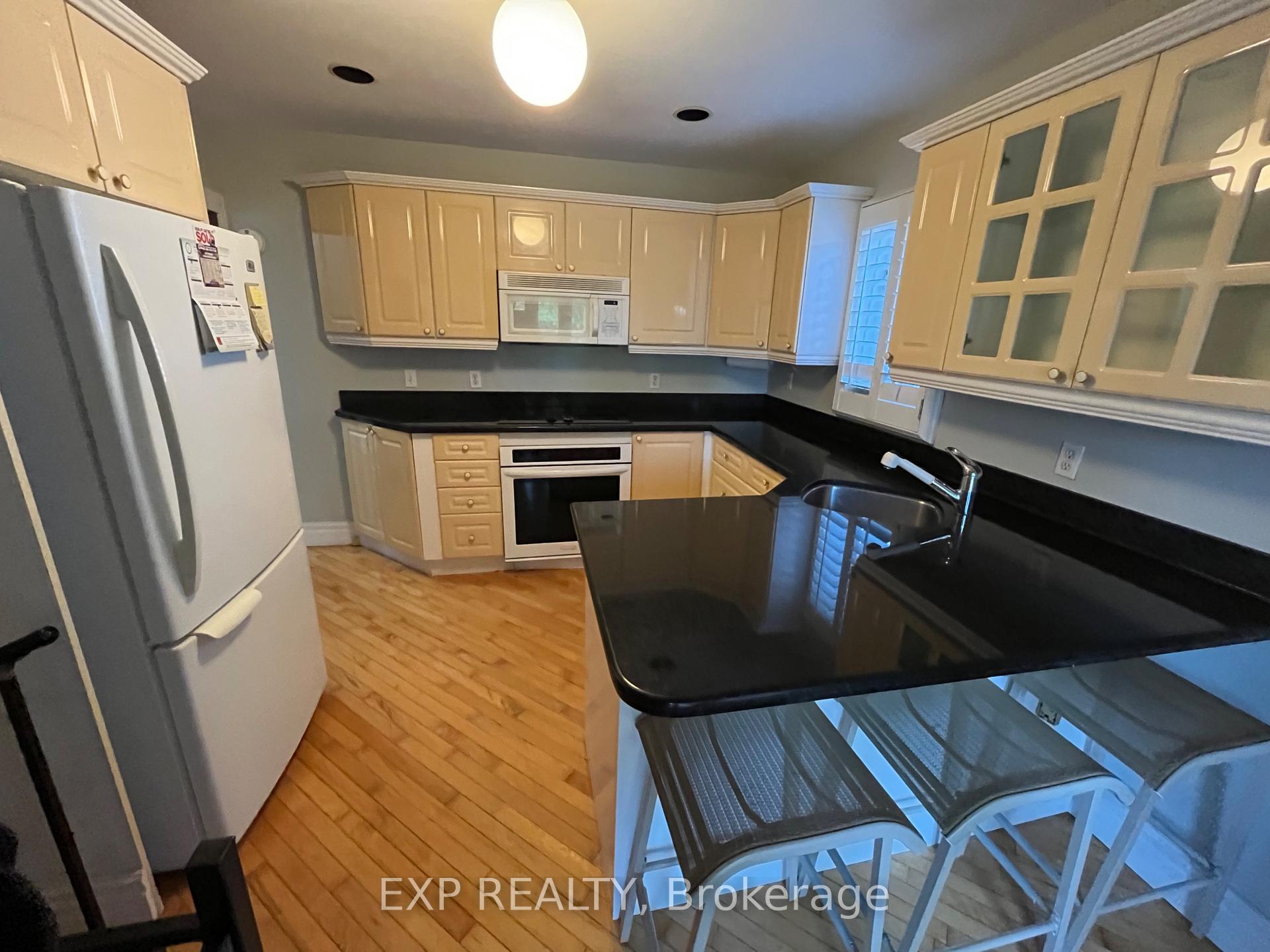 Photo 9 of 125 Haddon Avenue S, Hamilton, Ainslie Wood — HOMEH