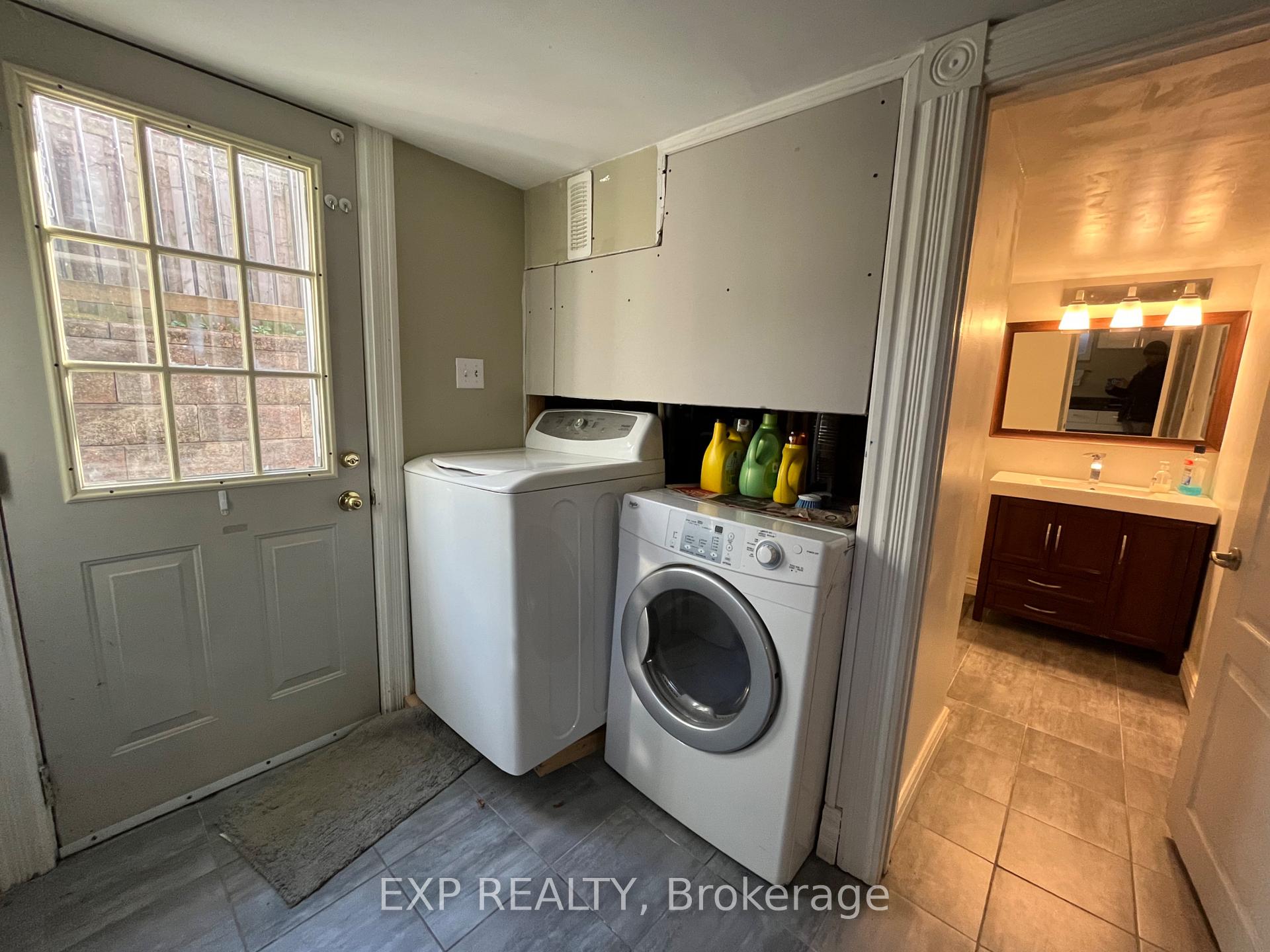 Photo 12 of 125 Haddon Avenue S, Hamilton, Ainslie Wood — HOMEH