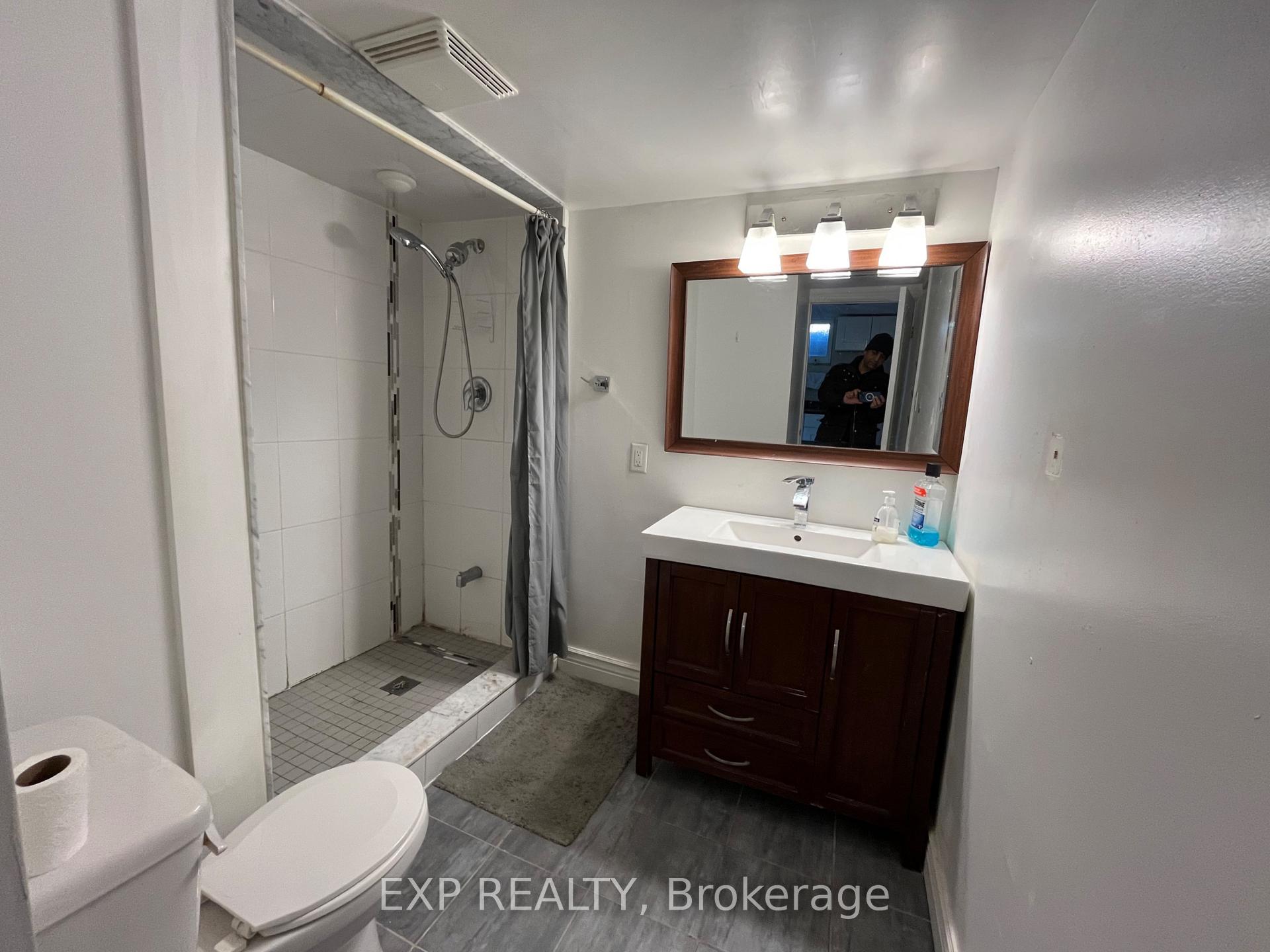 Photo 13 of 125 Haddon Avenue S, Hamilton, Ainslie Wood — HOMEH